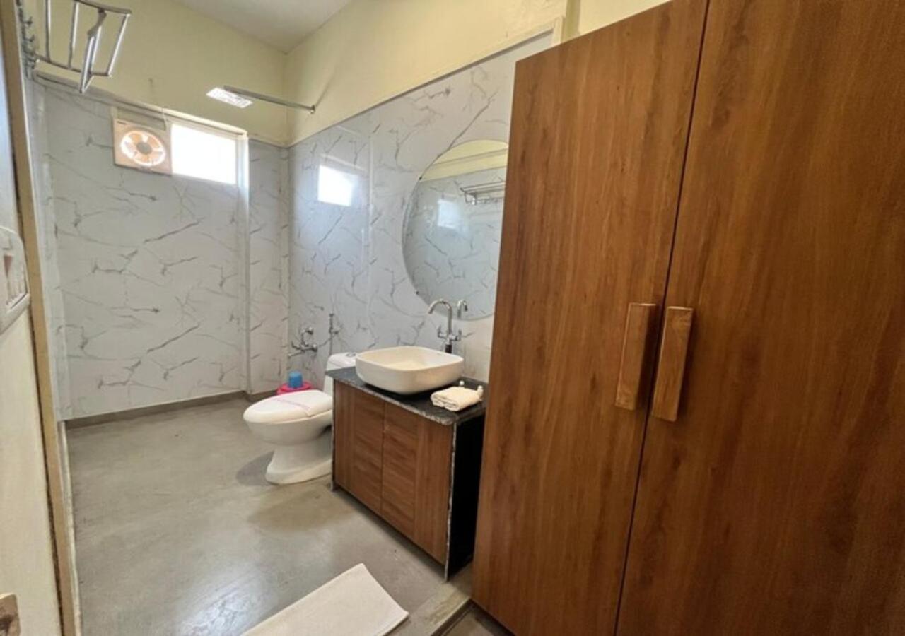 Deluxe King Room photo 2