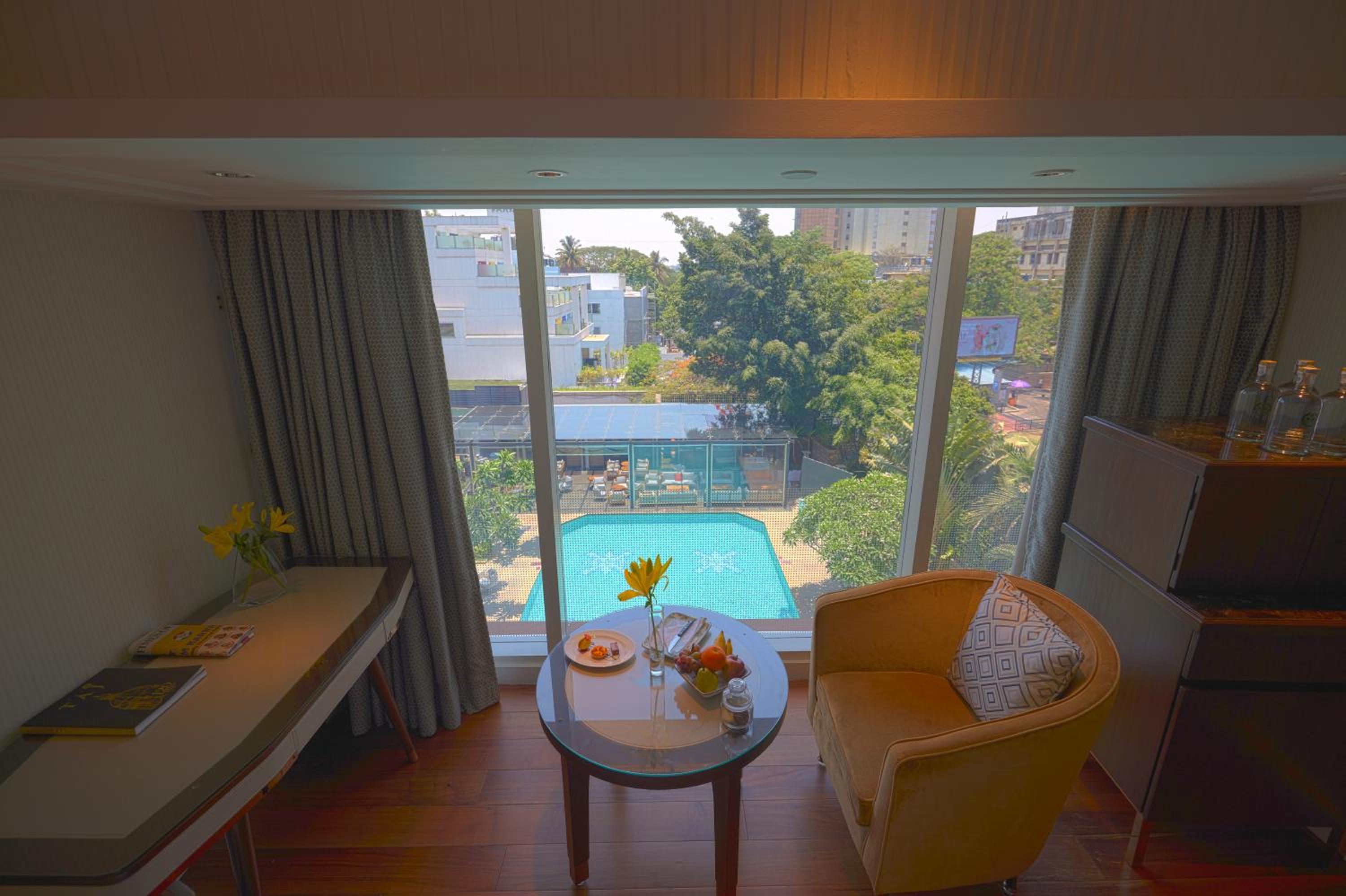Deluxe Room Pool View King Bed - Photo 6