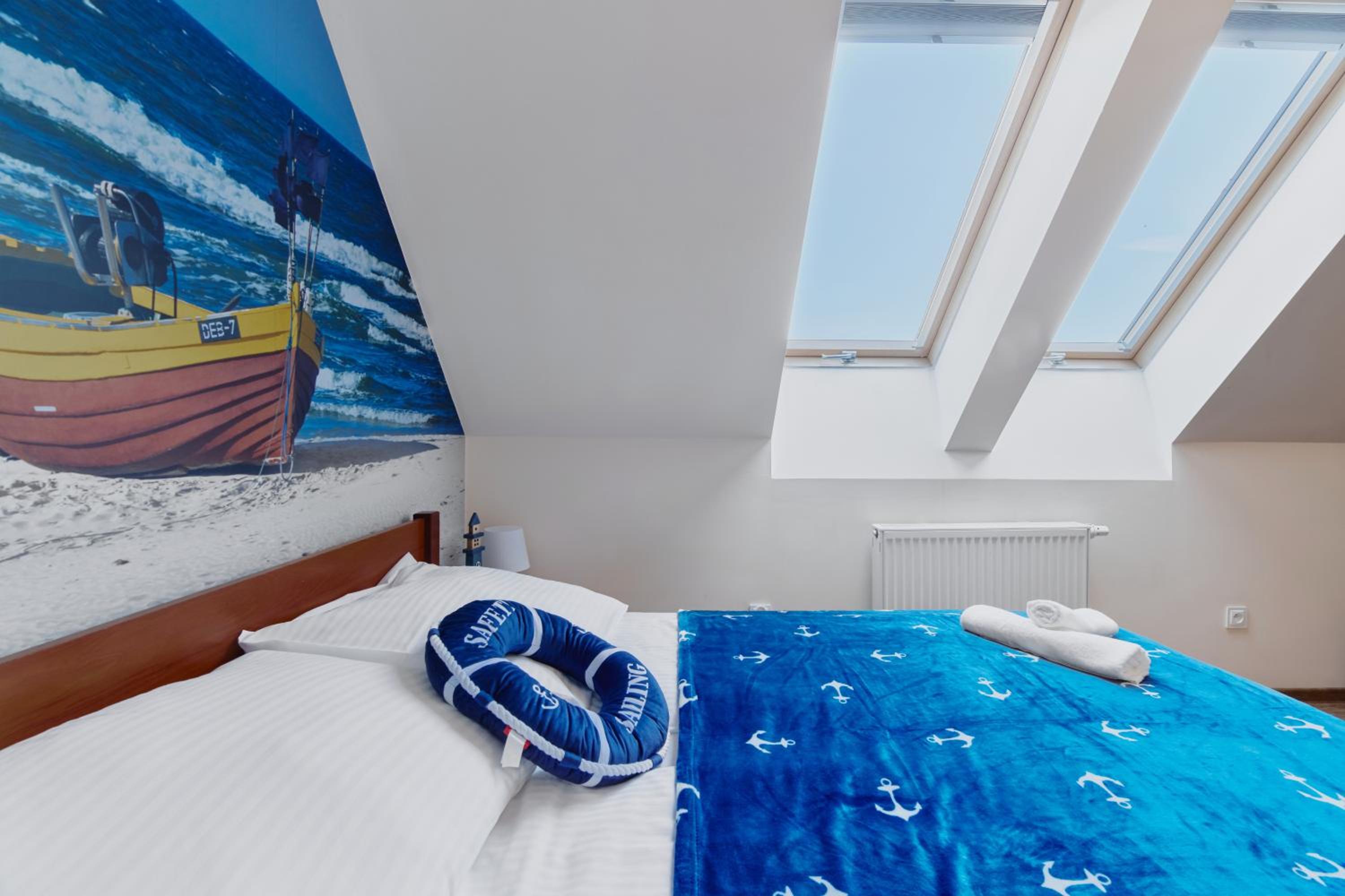 Deluxe Double Room (2 Adults + 1 Child) photo 2
