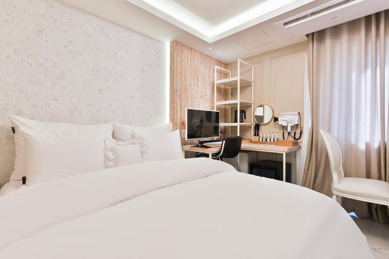 Deluxe Double Room photo 2