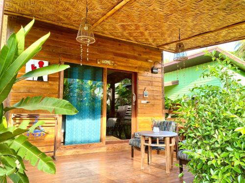 Triple Room with Garden View - Photo 10
