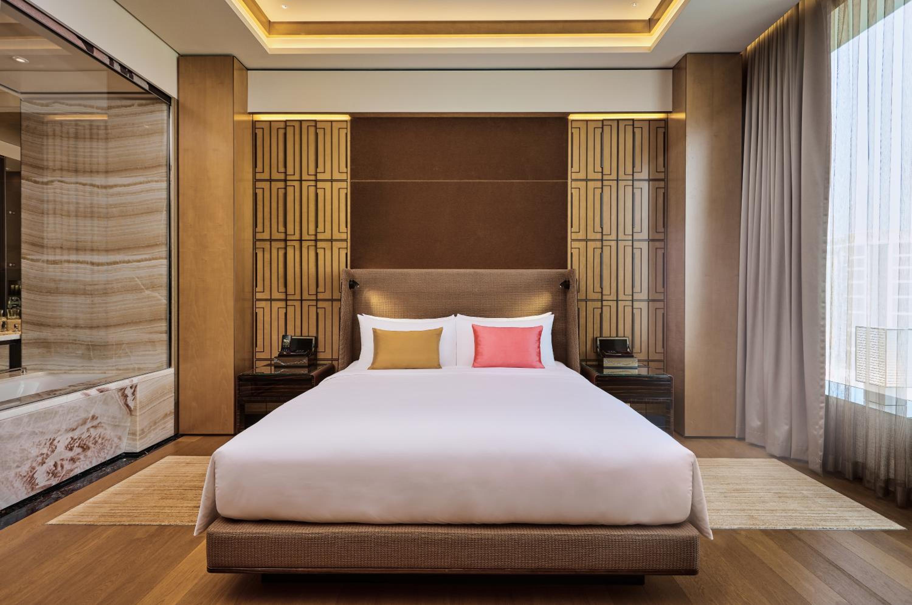 Emerald King Room