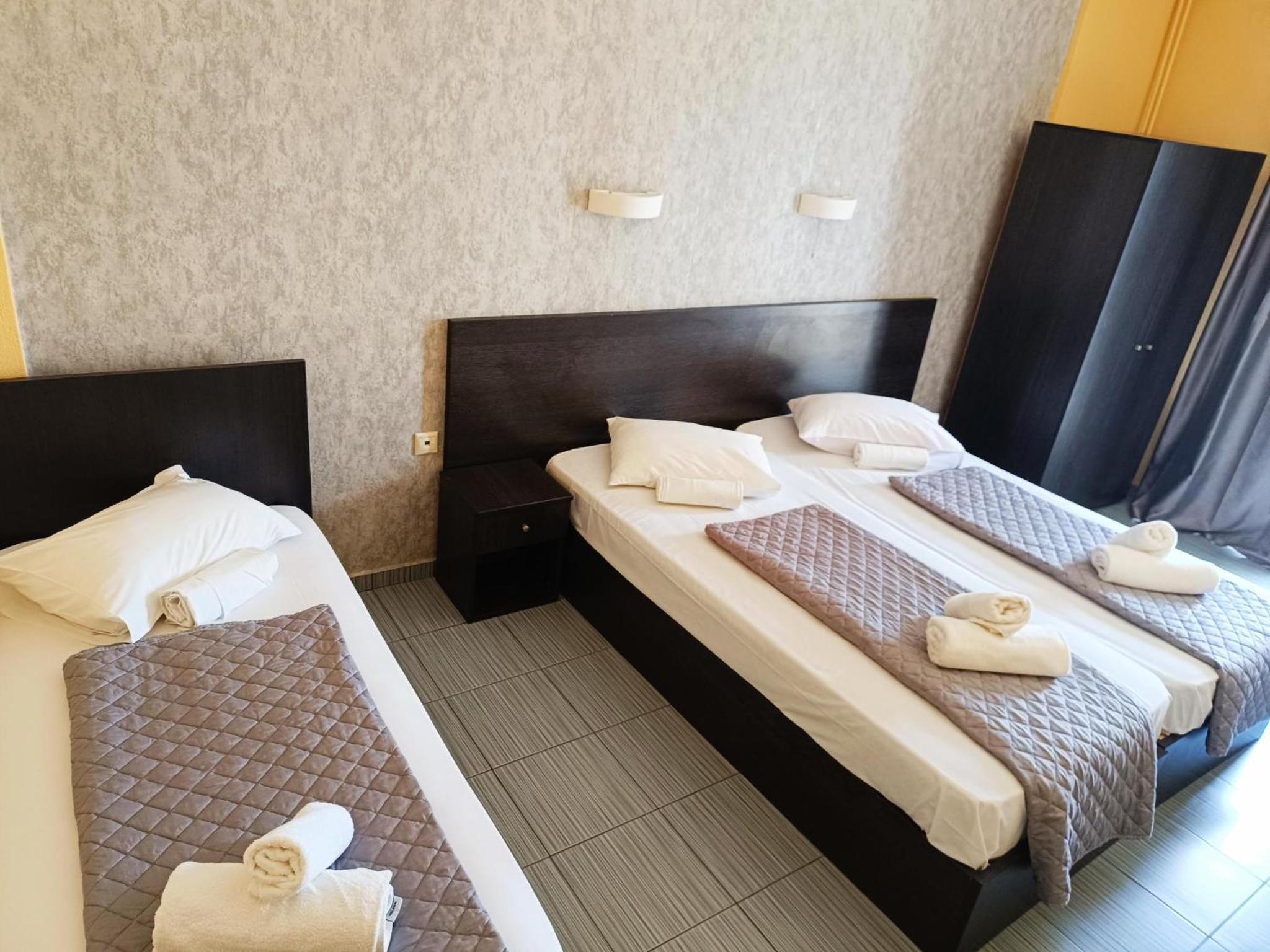 Economy Triple Room