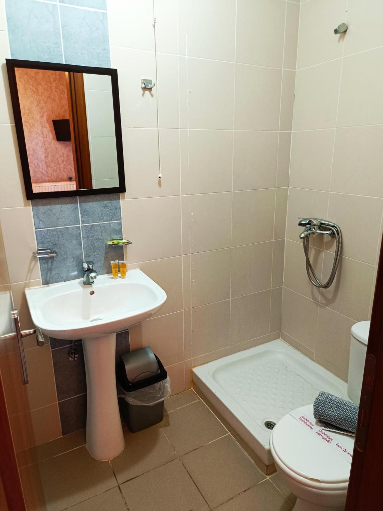 Economy Double or Twin Room photo 3