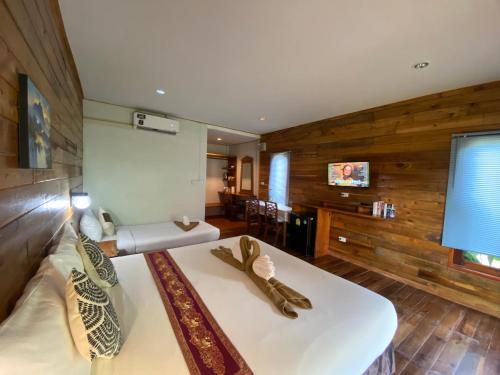 Triple Room with Garden View - Photo 13