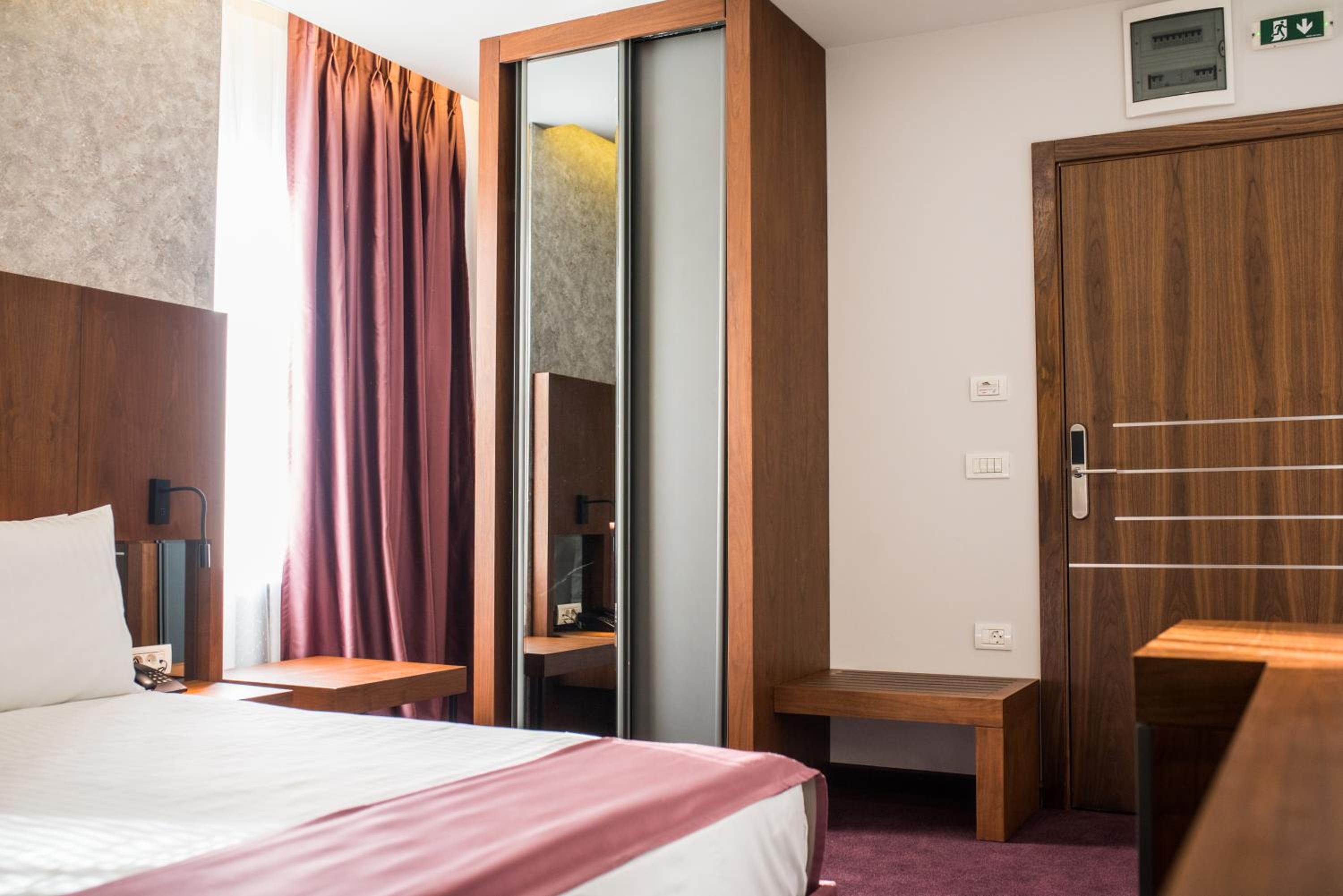 Economy Double Room photo 3