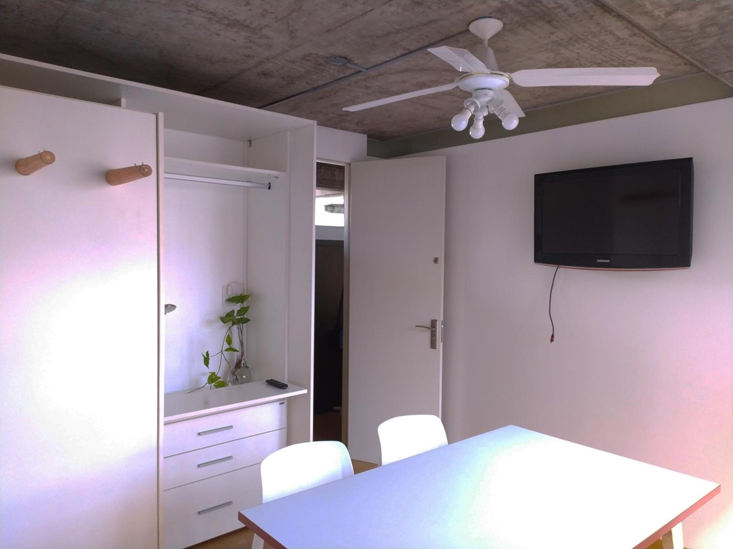 Deluxe Two-Bedroom Apartment With Garden View photo 3