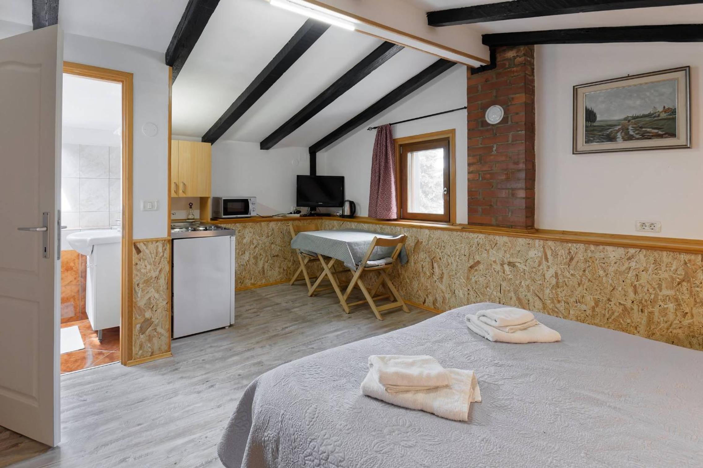 Studio Apartment photo 1
