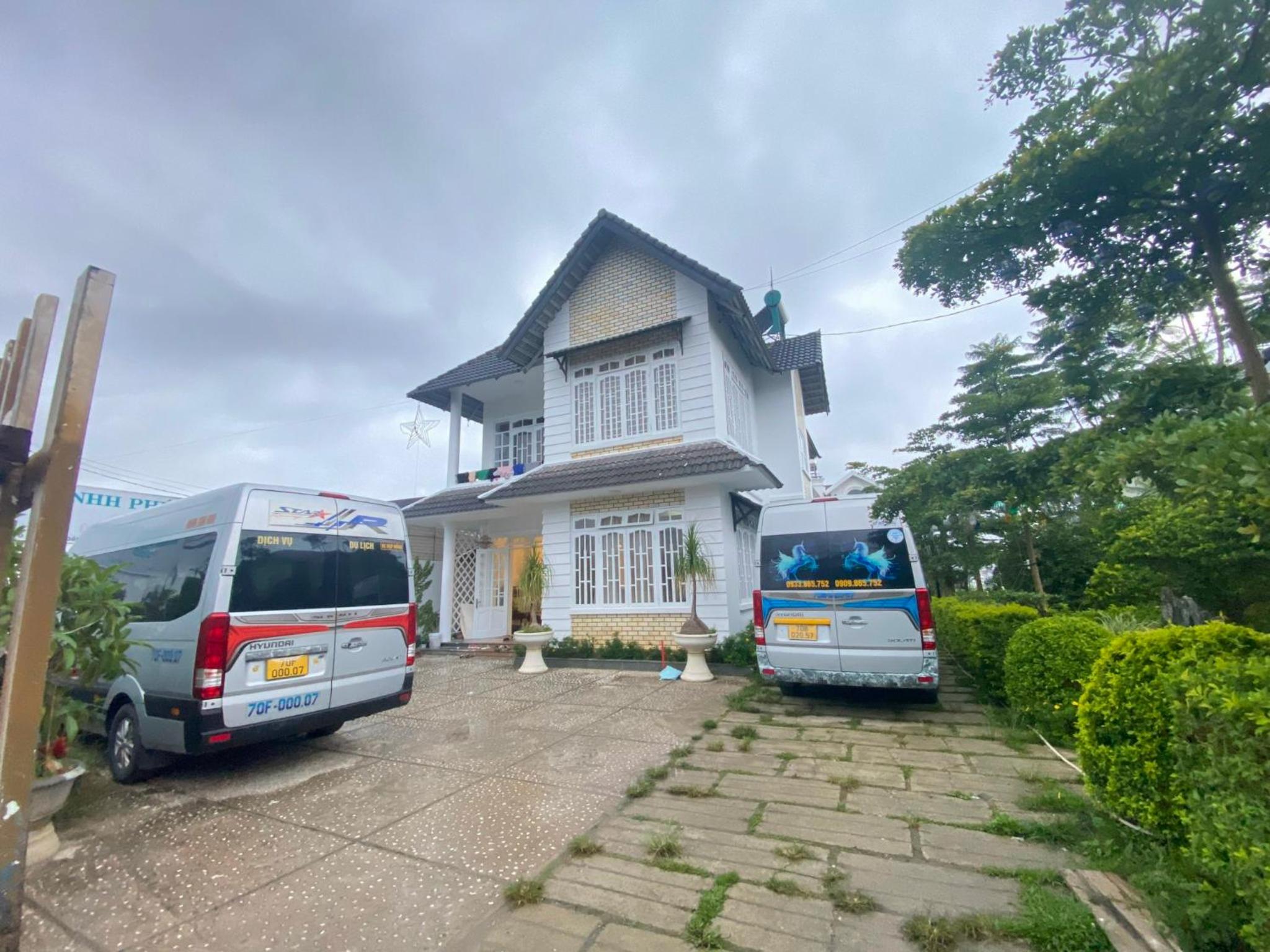 Villa photo 1