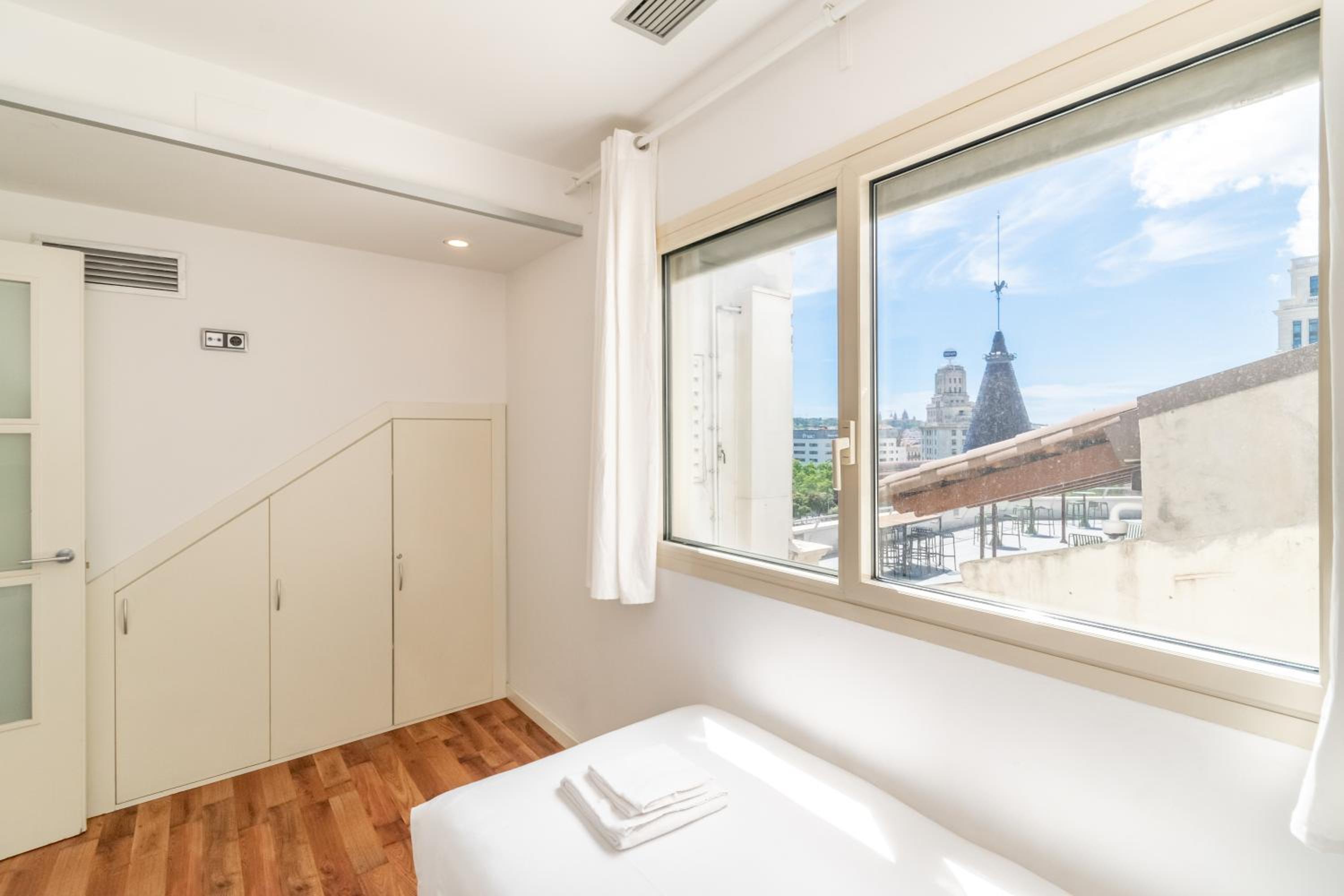Apartment photo 2