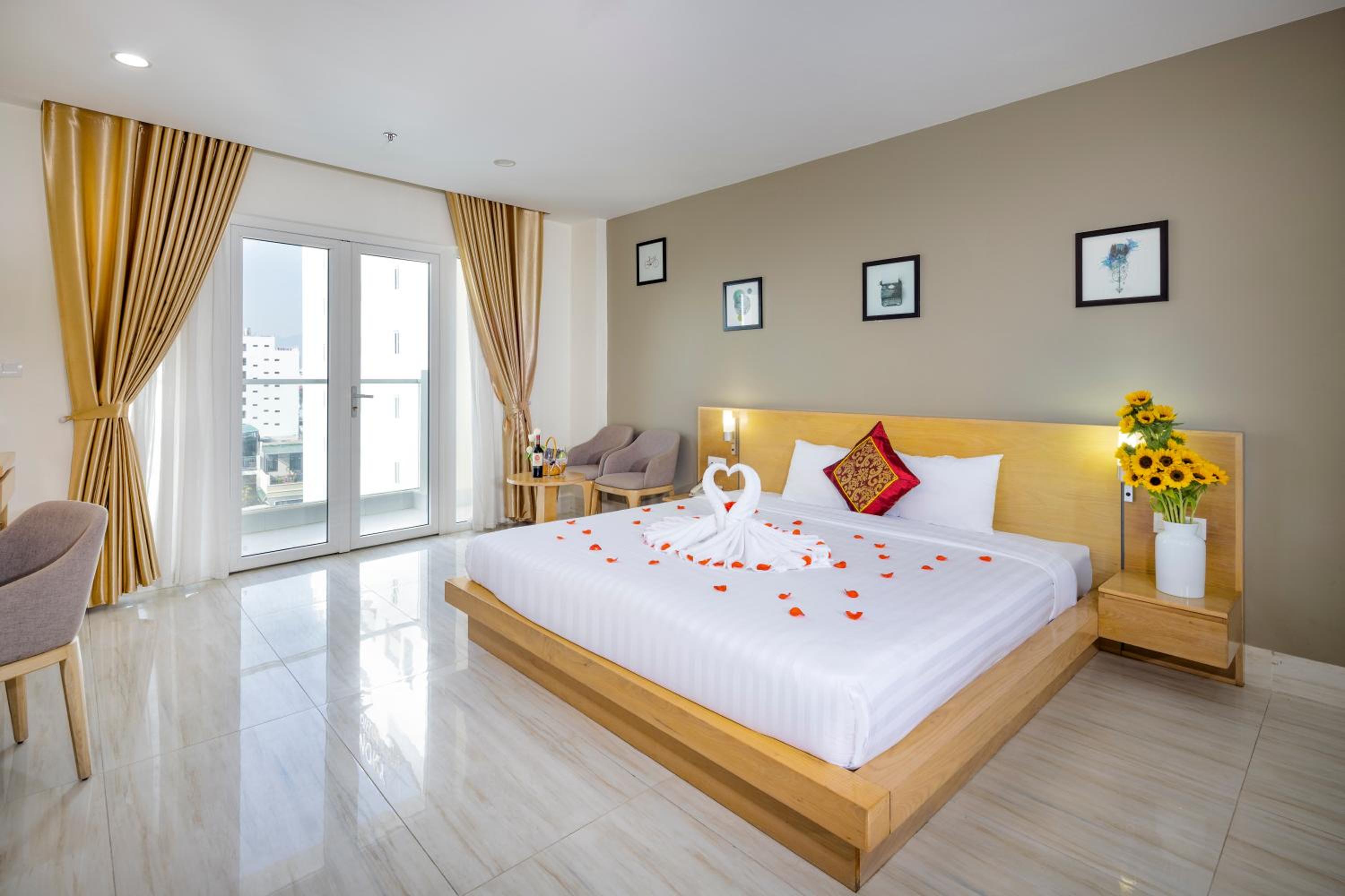 King Room with Spa Bath