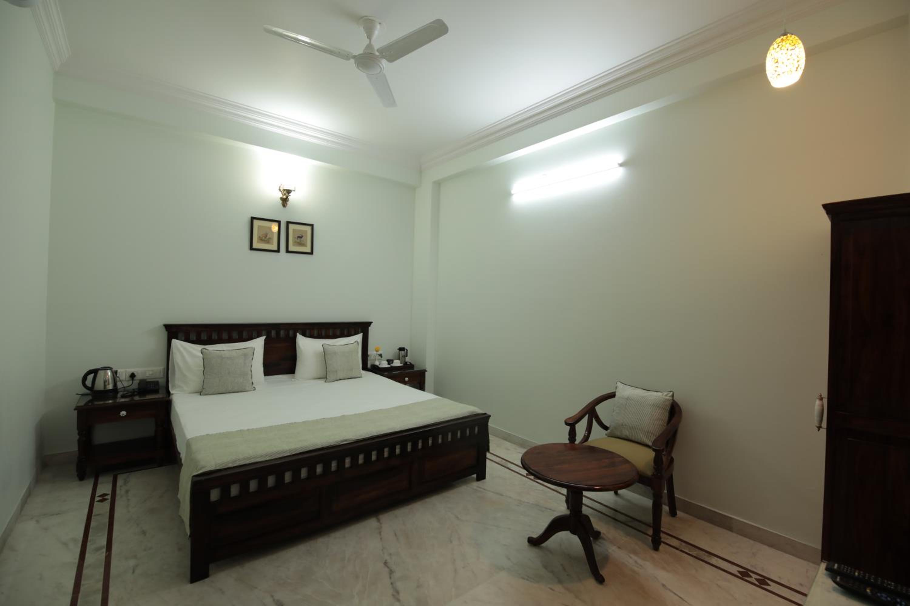 Deluxe Room - Photo 5