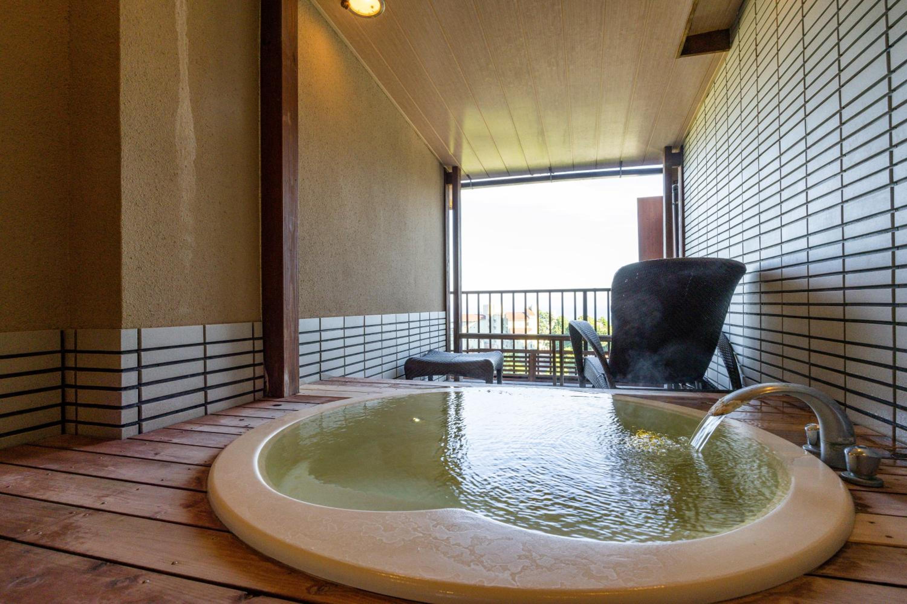 Twin Room with Private Bathroom photo 2