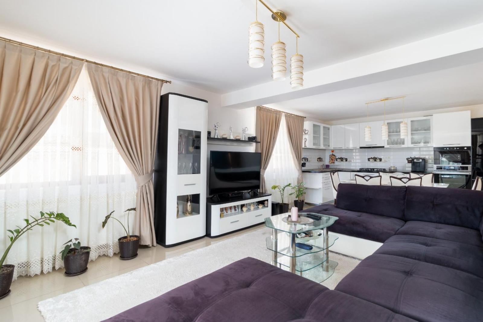 Villa photo 1