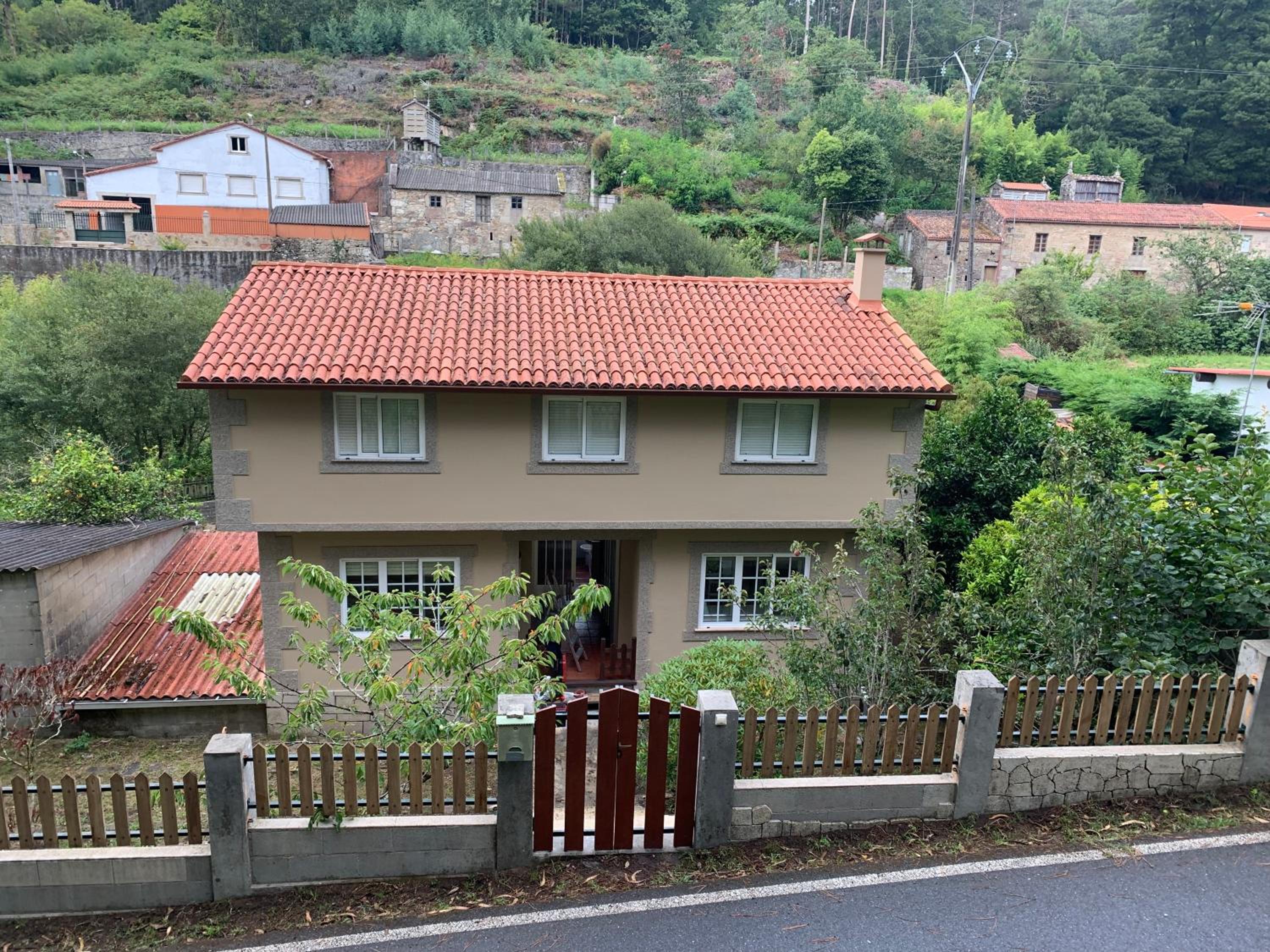 Three-Bedroom House photo 2