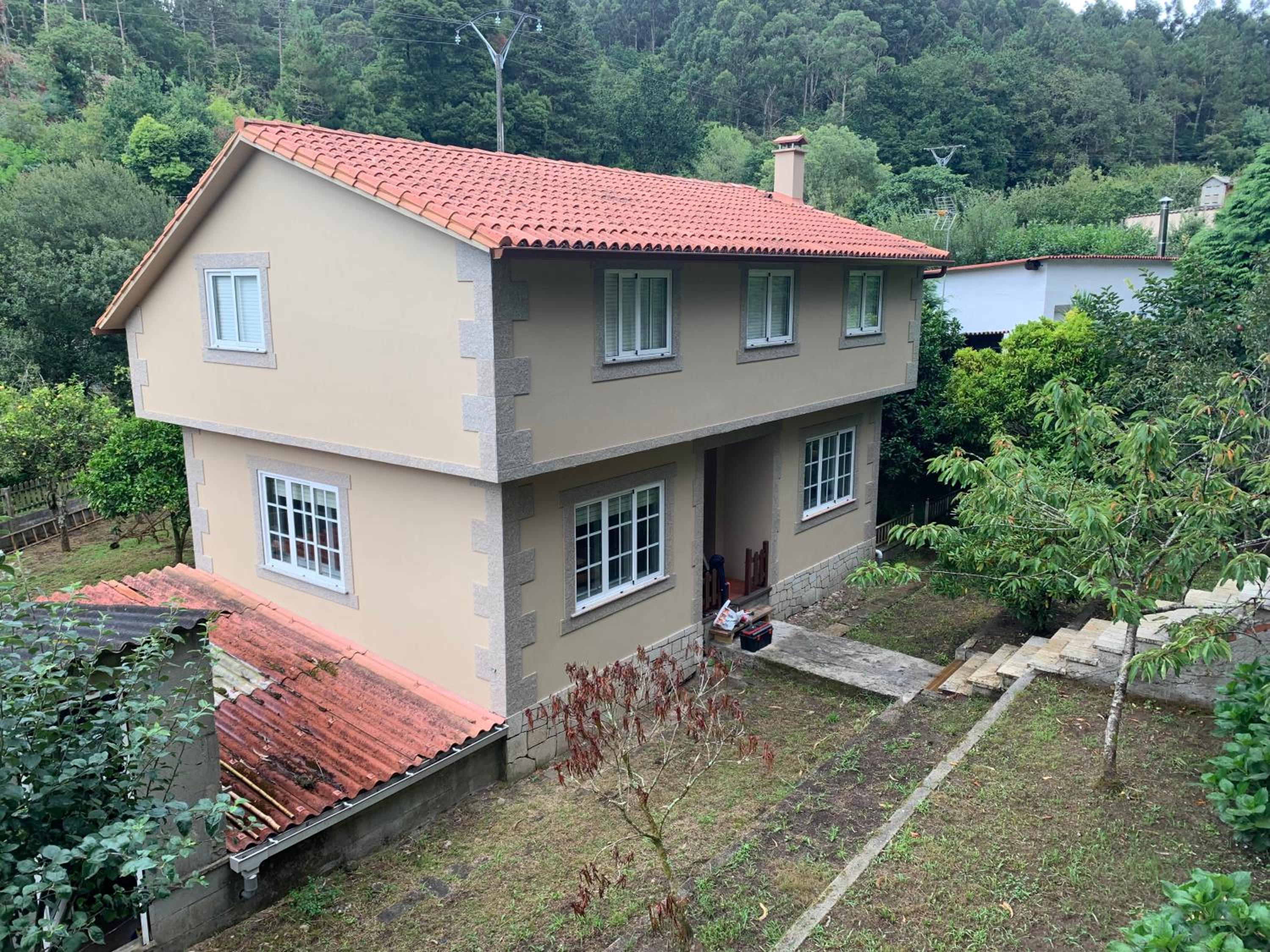 Three-Bedroom House photo 3