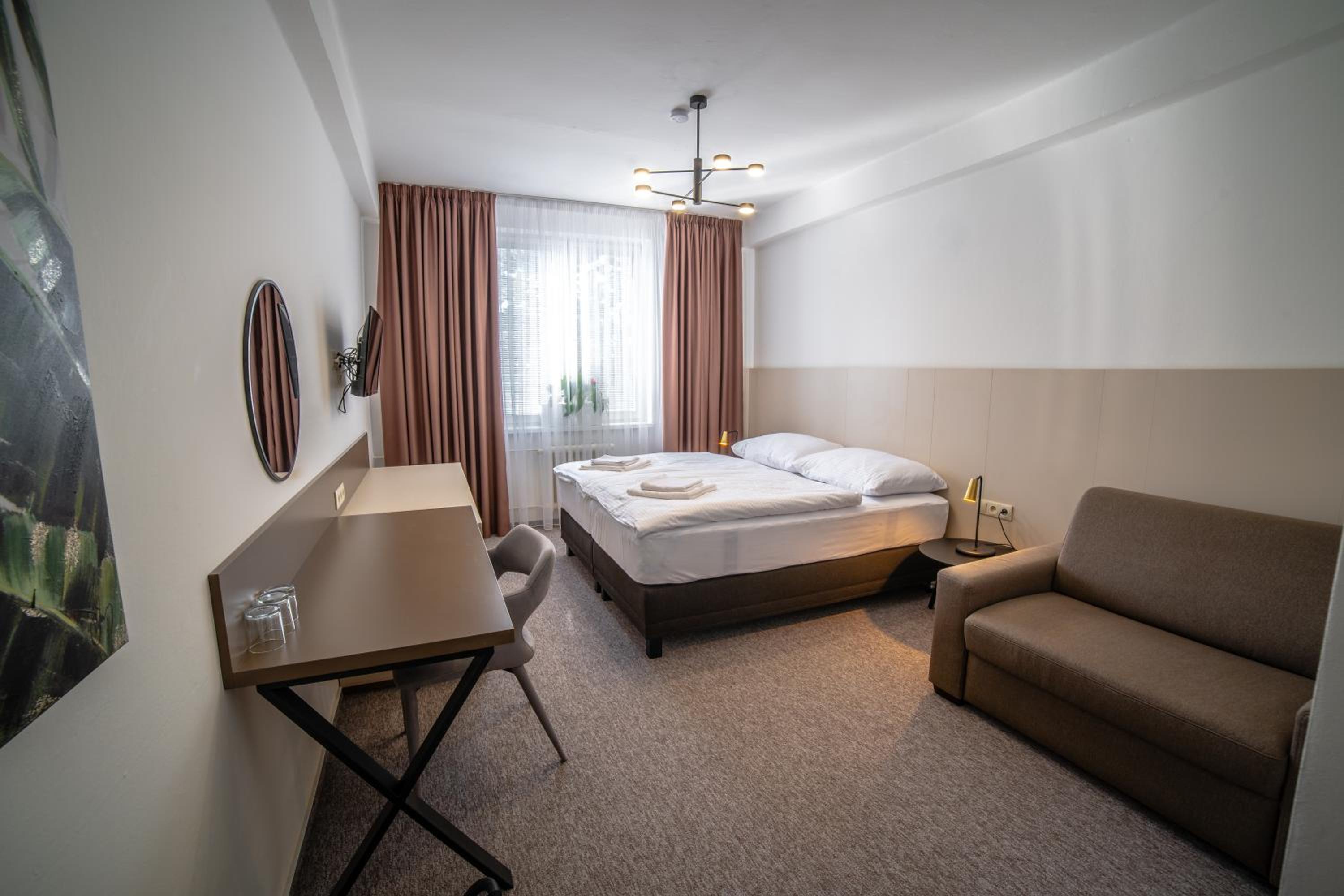 Deluxe Double or Twin Room photo 2