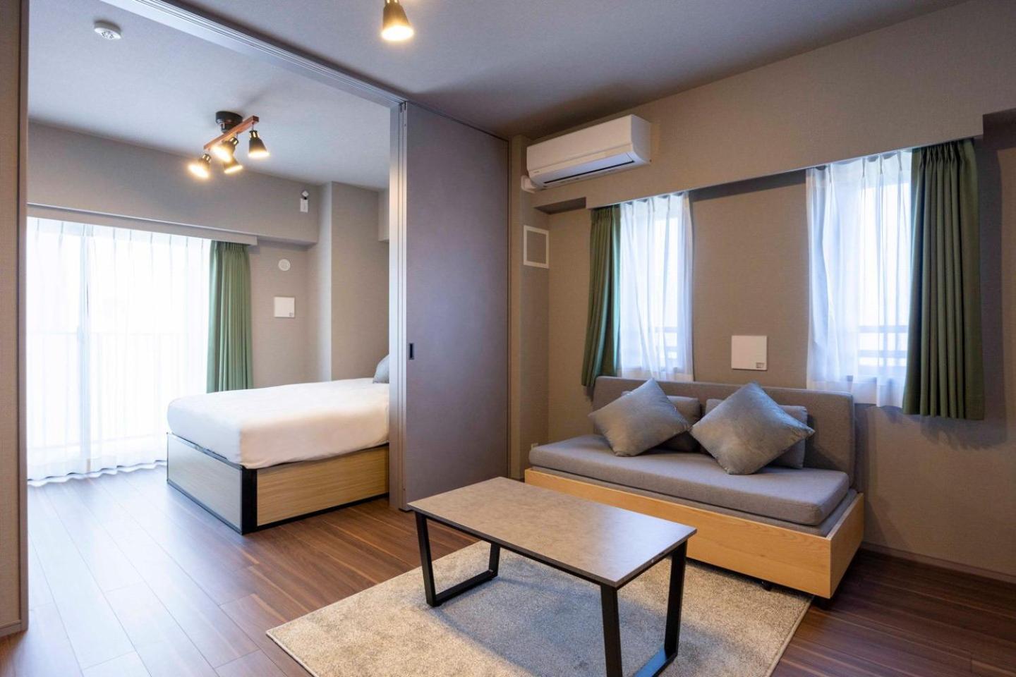 One-Bedroom Apartment photo 1