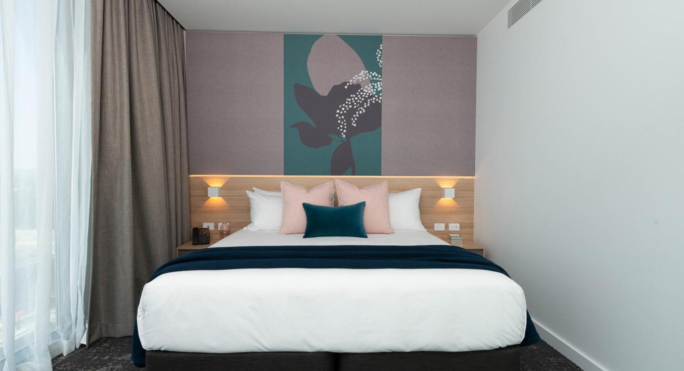 Standard King Room - Photo 6