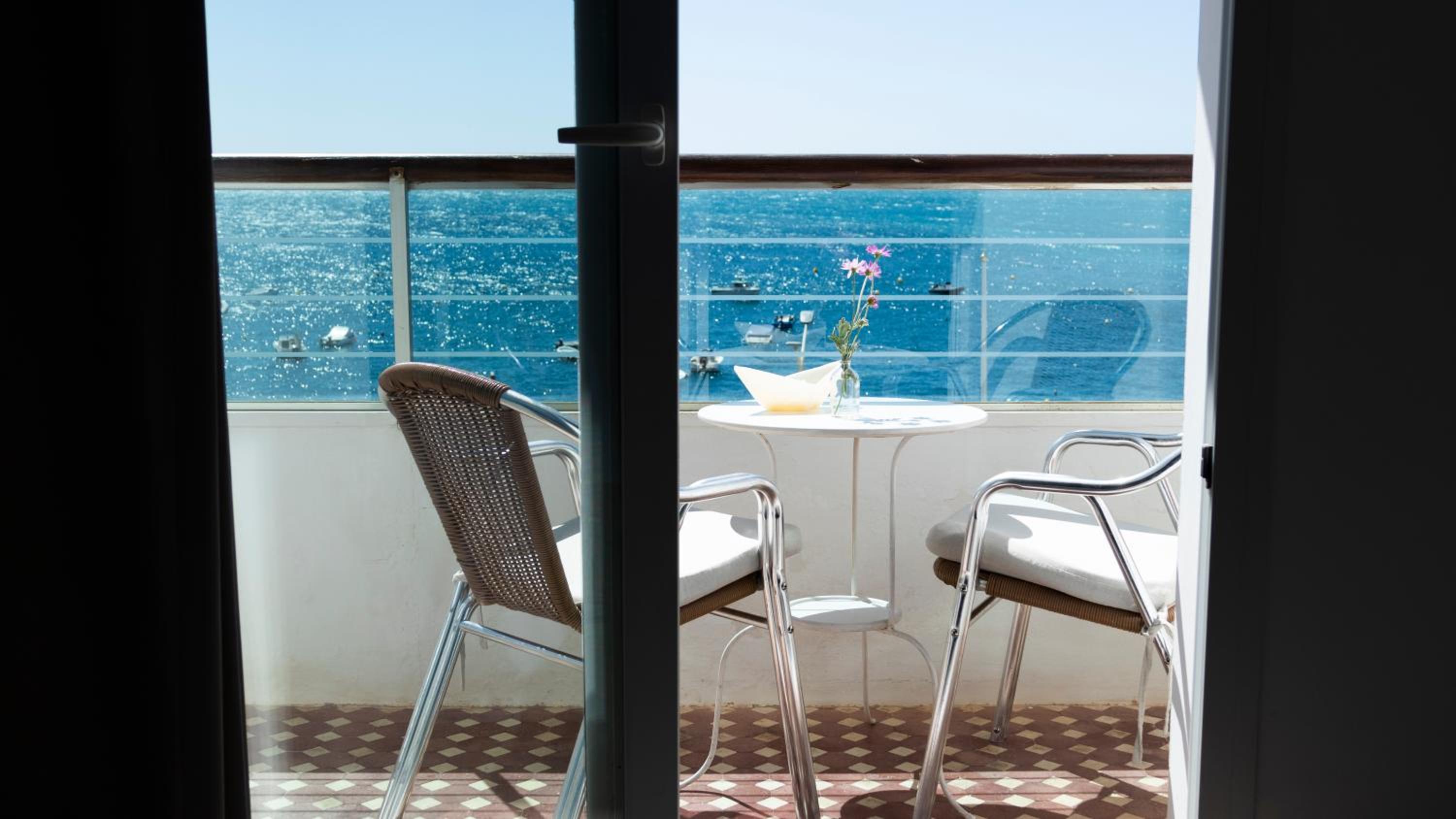 Superior Double or Twin Room with Sea View photo 3