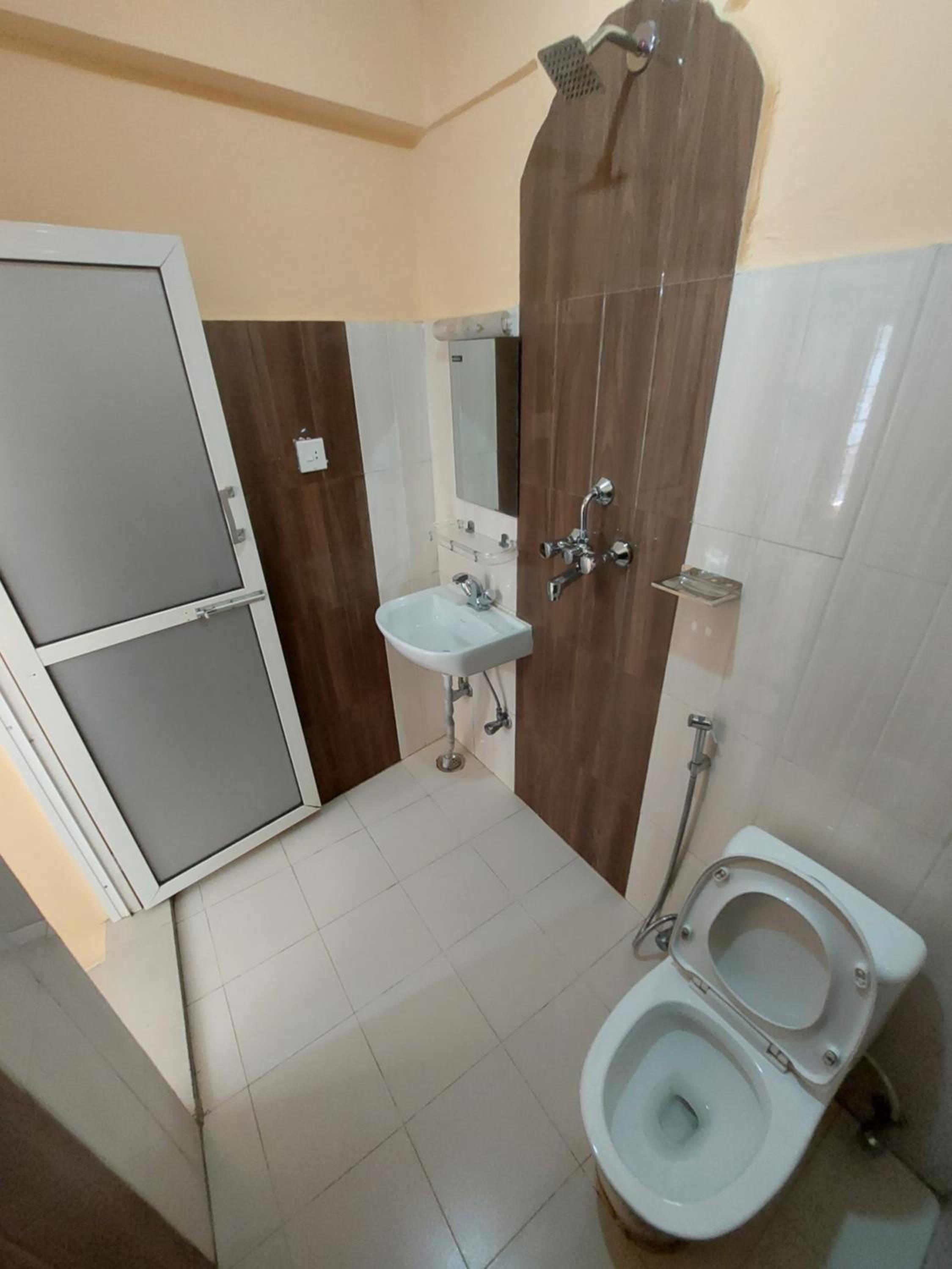 Family Room with Private Bathroom photo 3