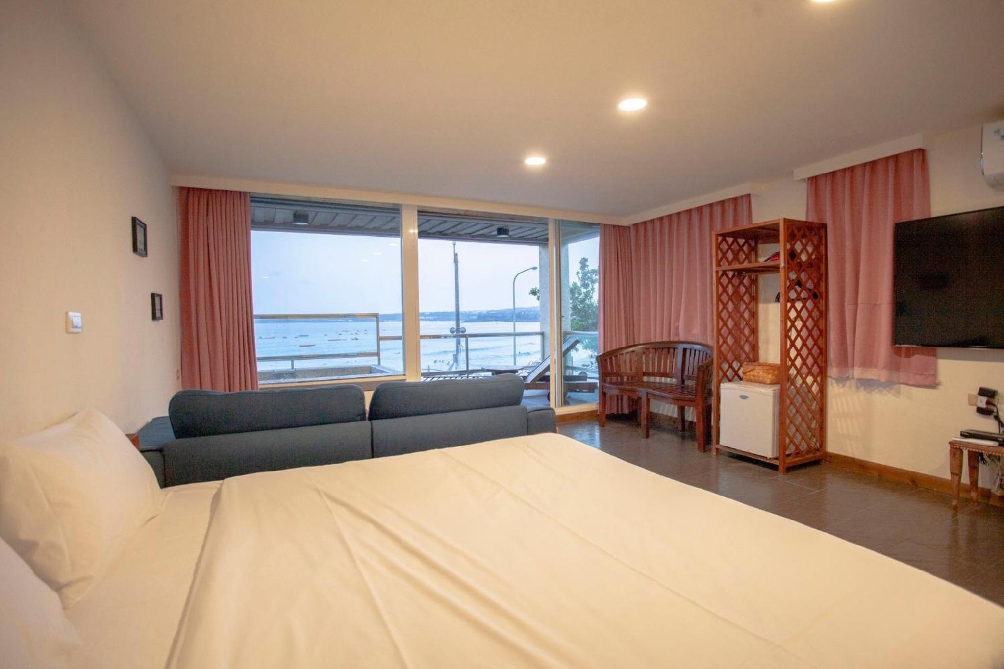Large Twin Room