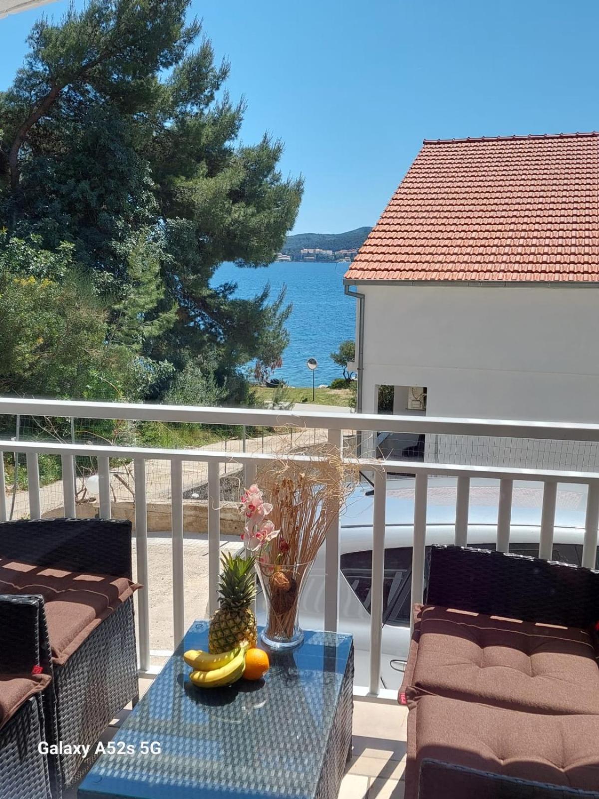 One-Bedroom Apartment with Sea View photo 1
