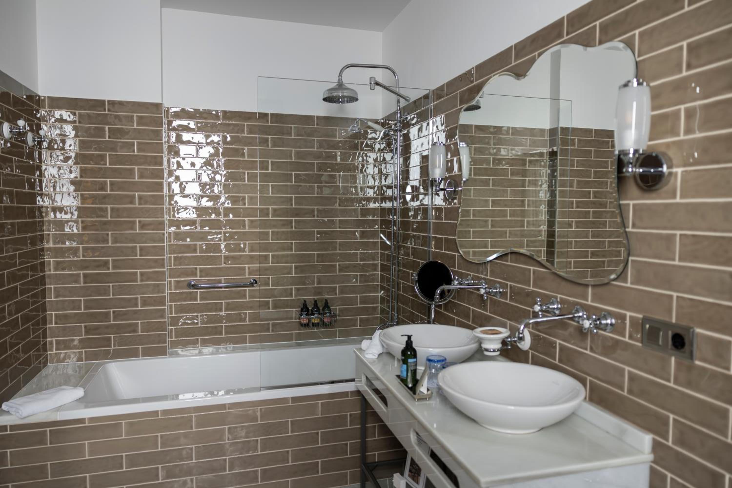 Superior Room - Photo 6