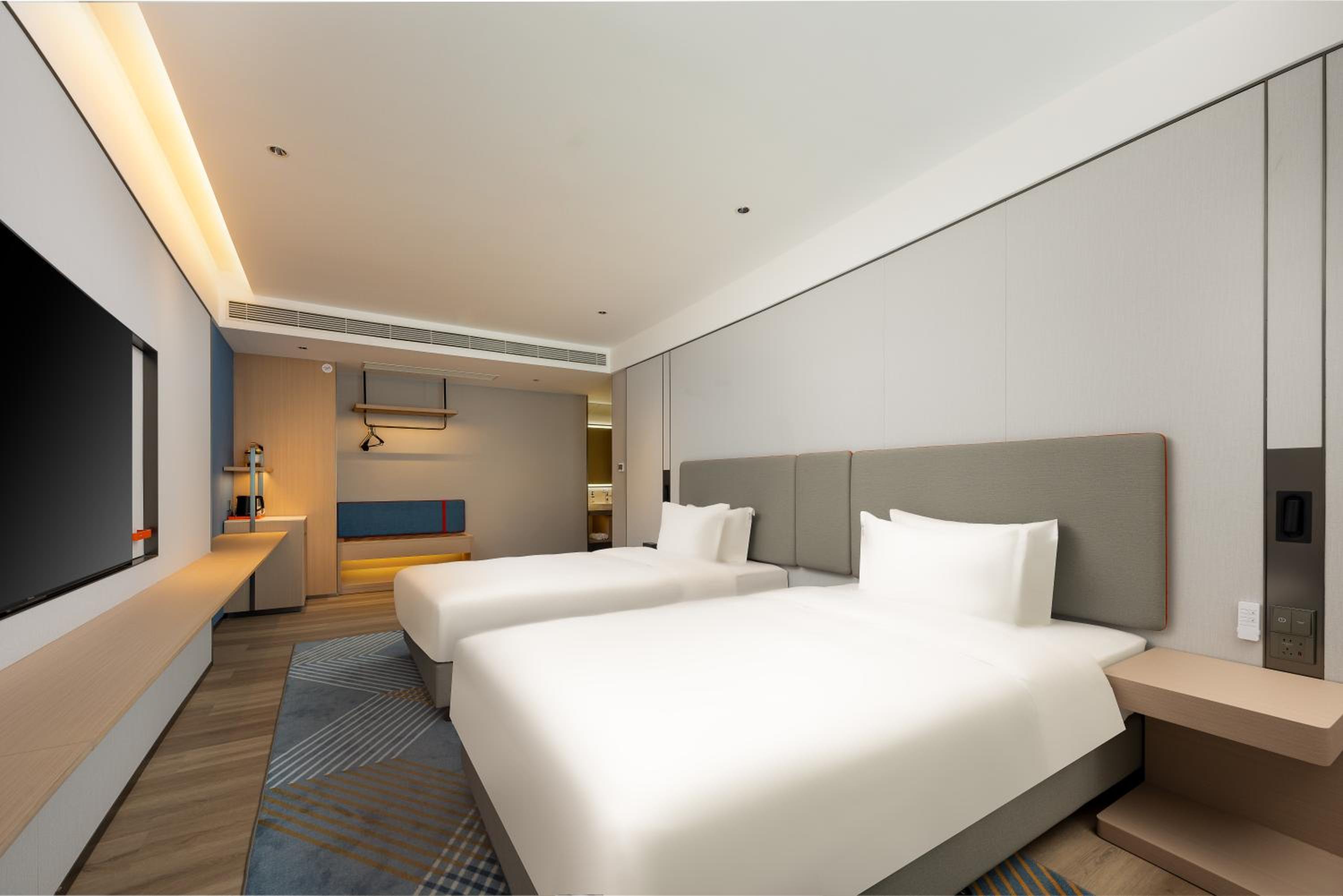 Standard Double Room with Two Double Beds photo 1