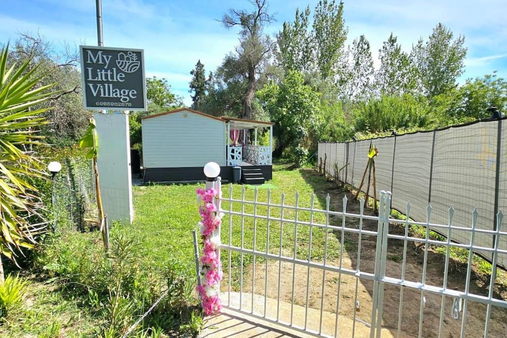 Three-Bedroom House photo 2