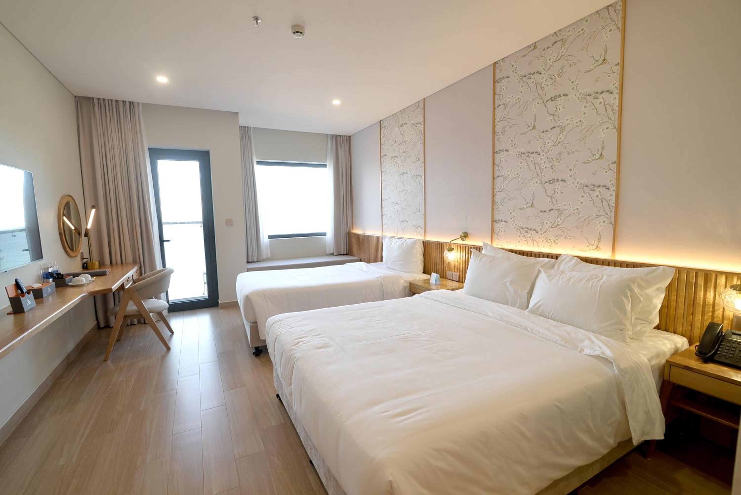 Deluxe Triple Room with Sea View photo 2