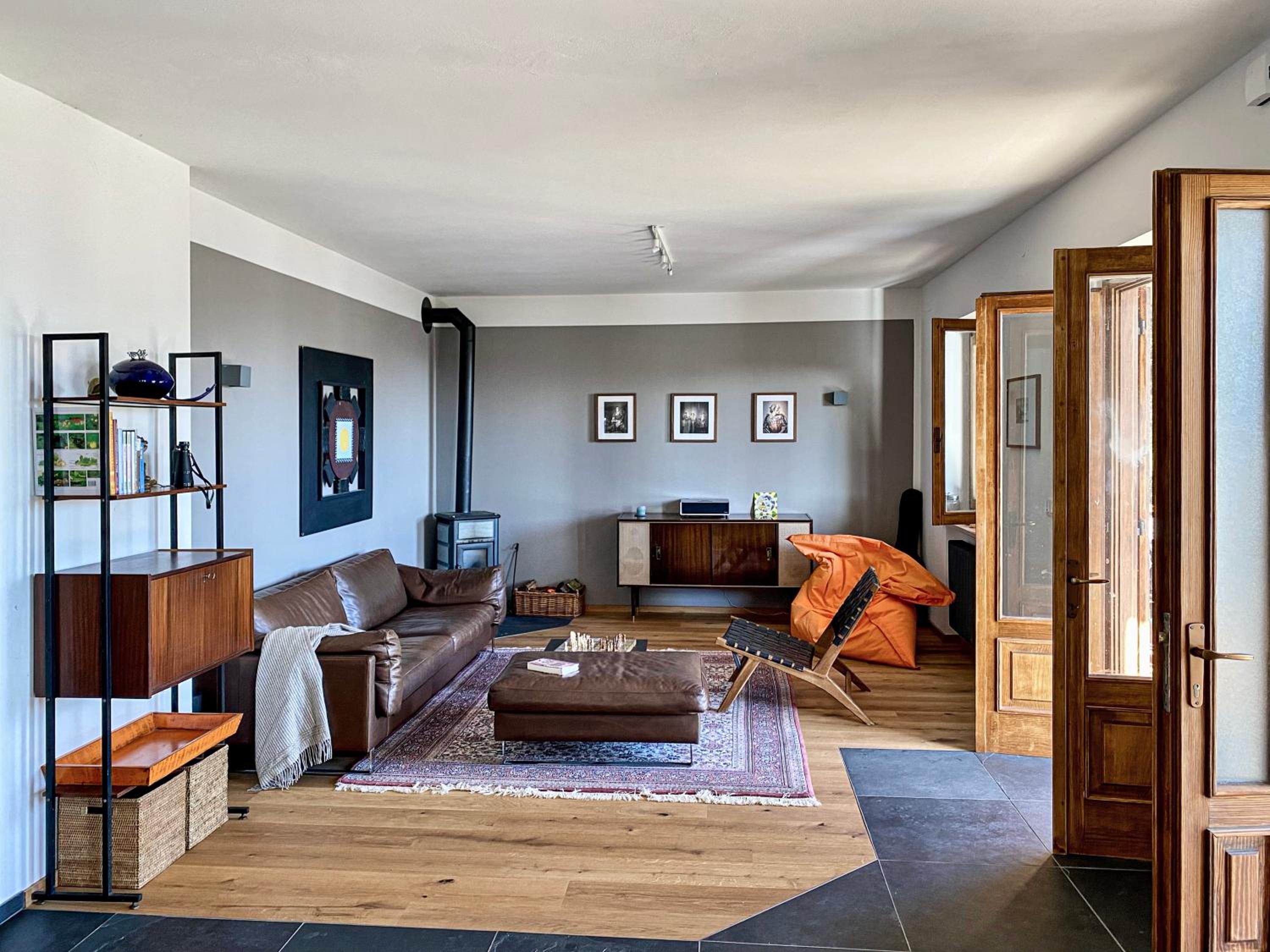 Three-Bedroom Apartment with View photo 1