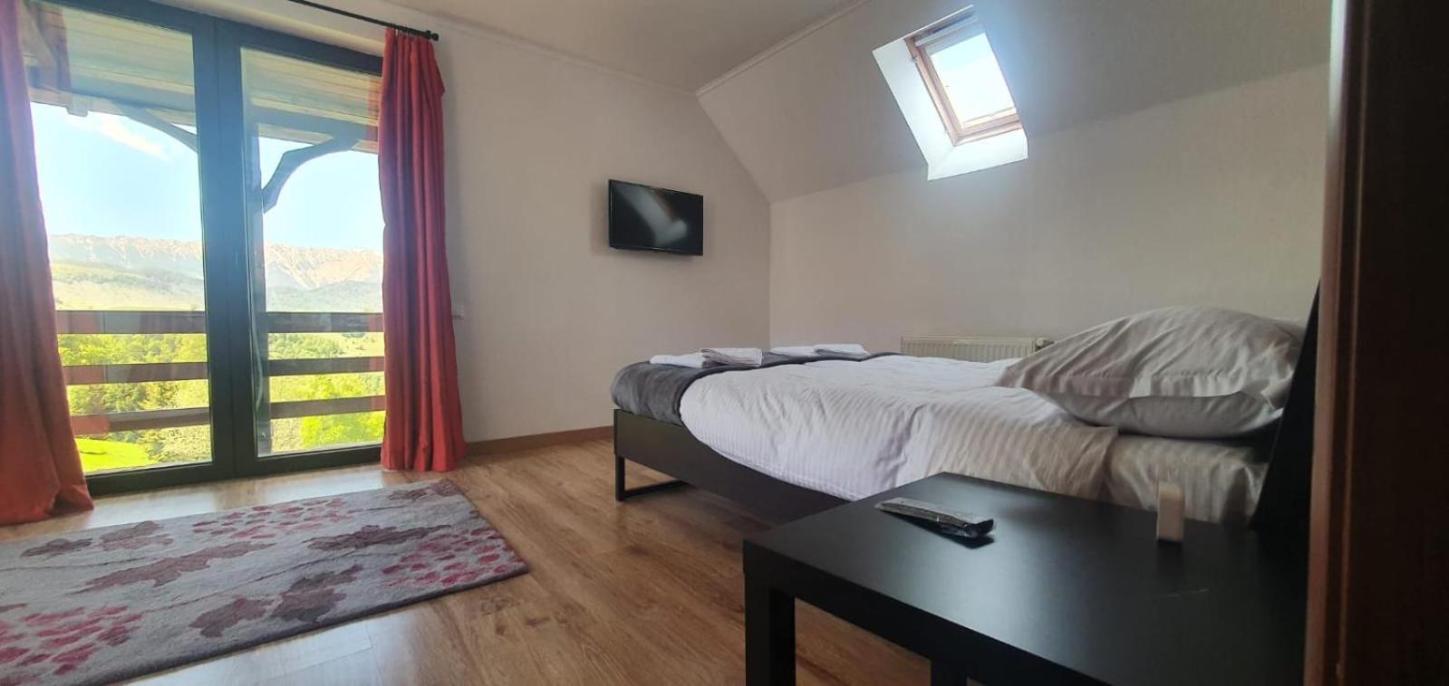 Three-Bedroom House photo 1