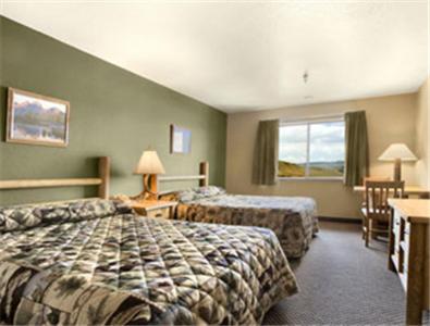 Double Room with Two Double Beds - Smoking - Photo 3