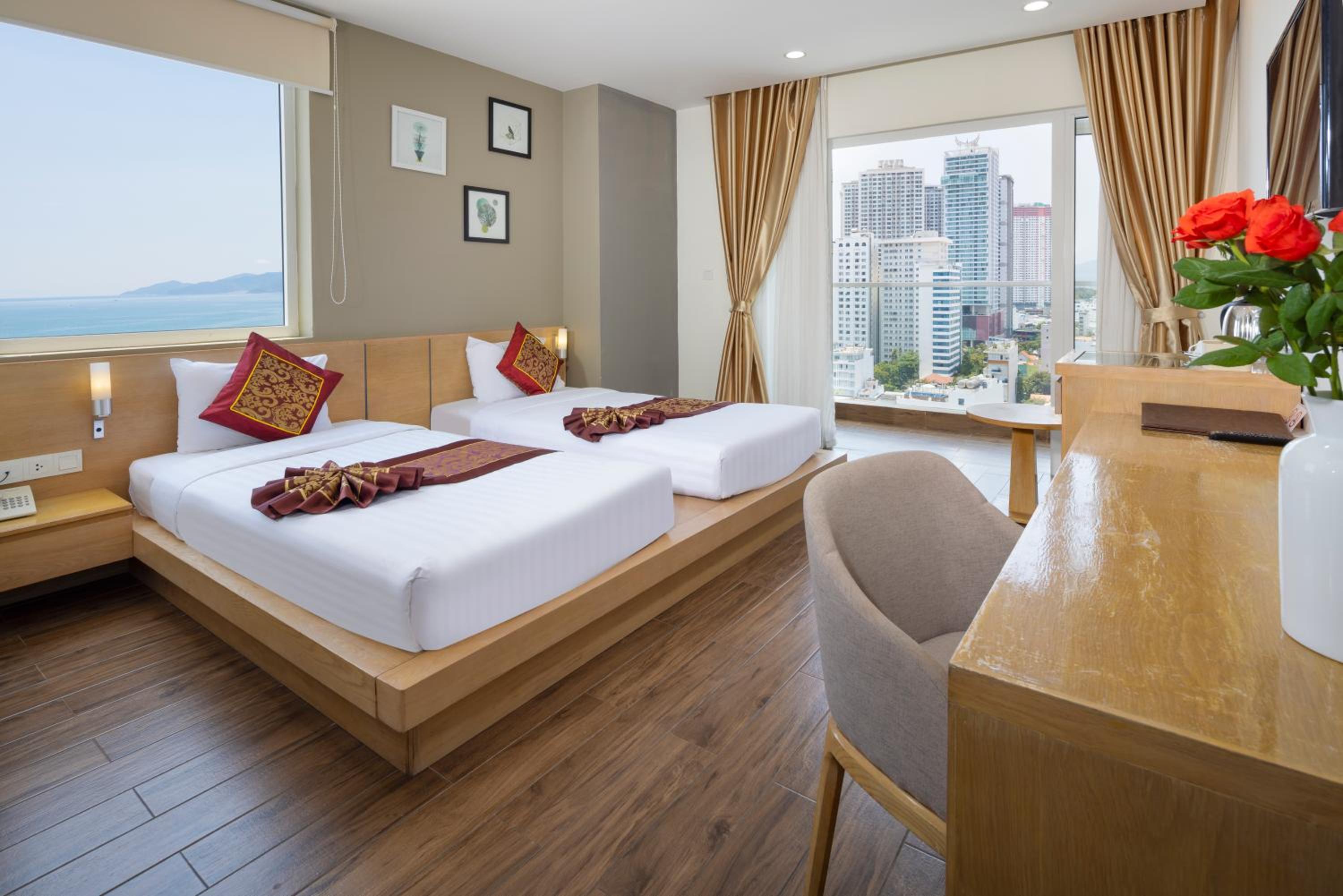 Double Room with Balcony and Sea View