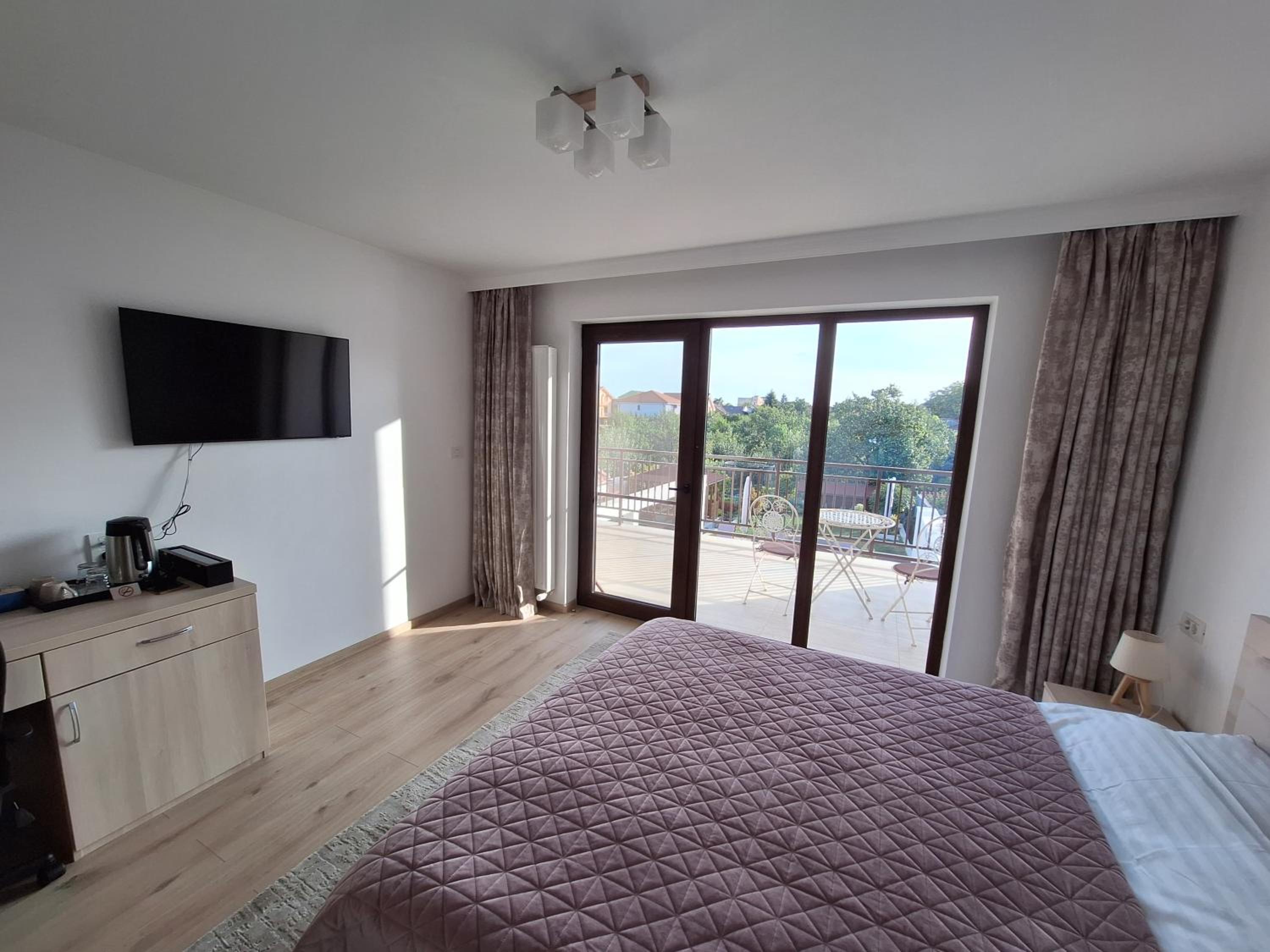 Double Room with Pool View photo 3