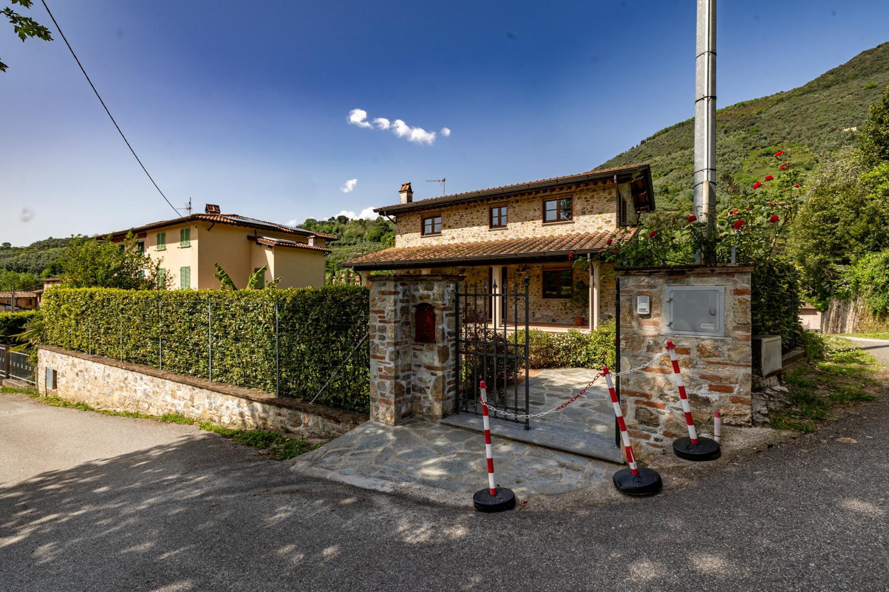 Villa photo 2