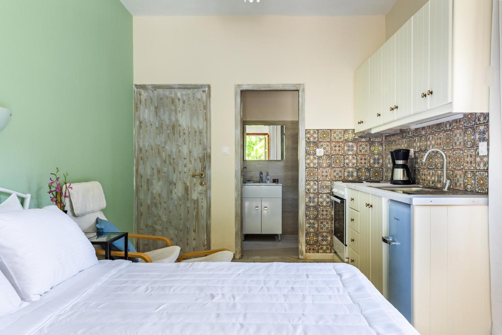 One-Bedroom Apartment with Balcony photo 1