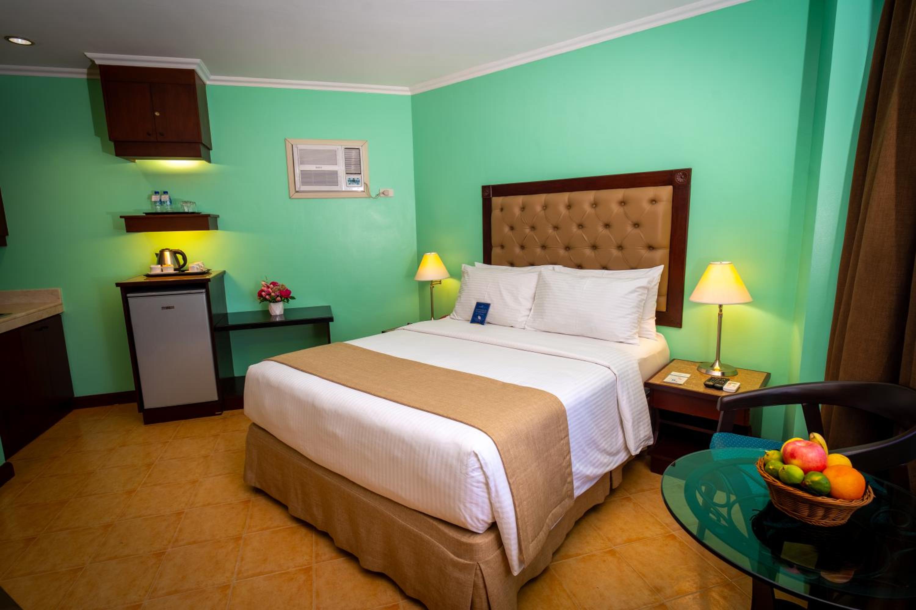 Deluxe Room - Photo 5