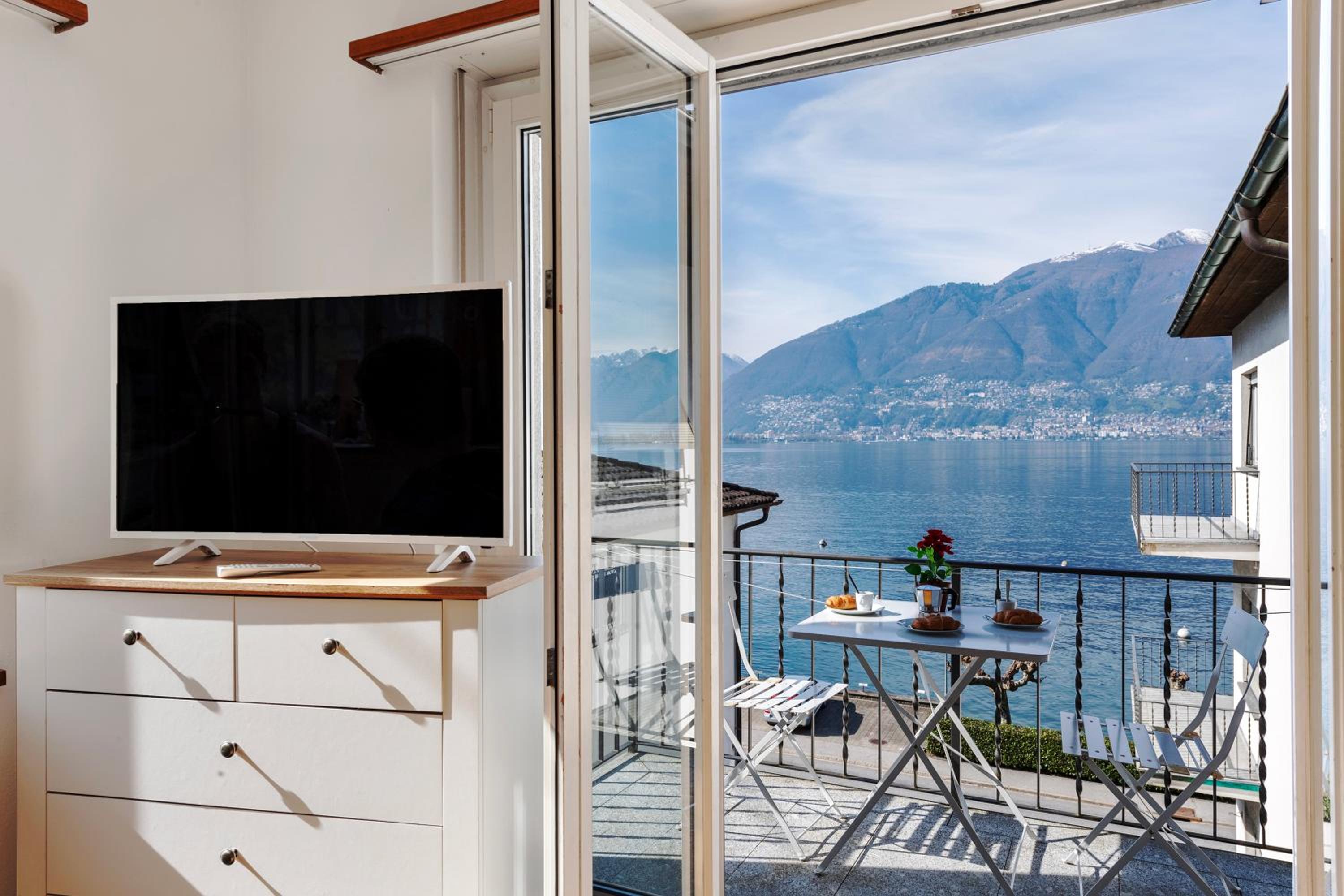 Apartment with Terrace photo 3