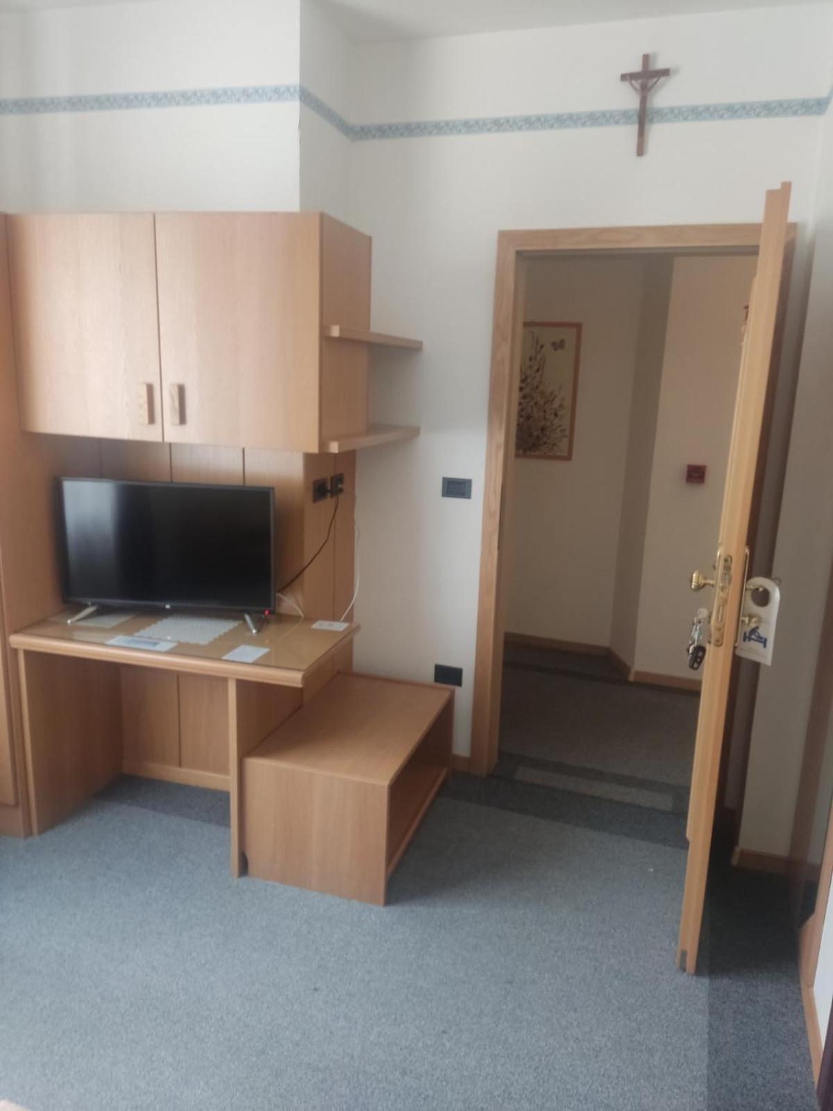 Single Room photo 3