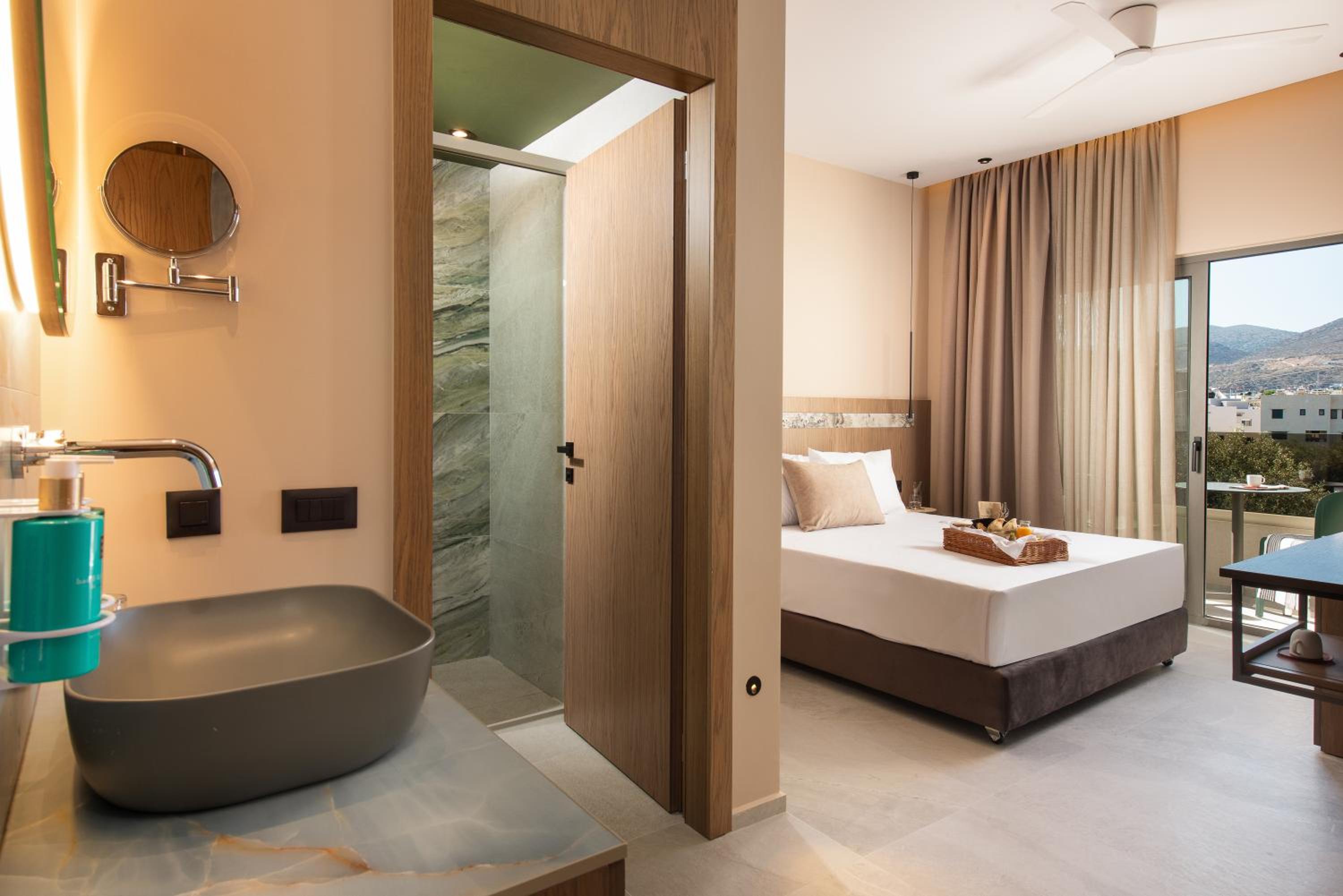Comfort Room with City View - Photo 20