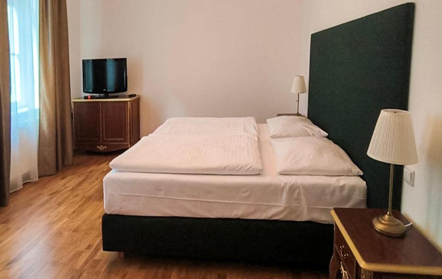 Standard Twin Room - Photo 2