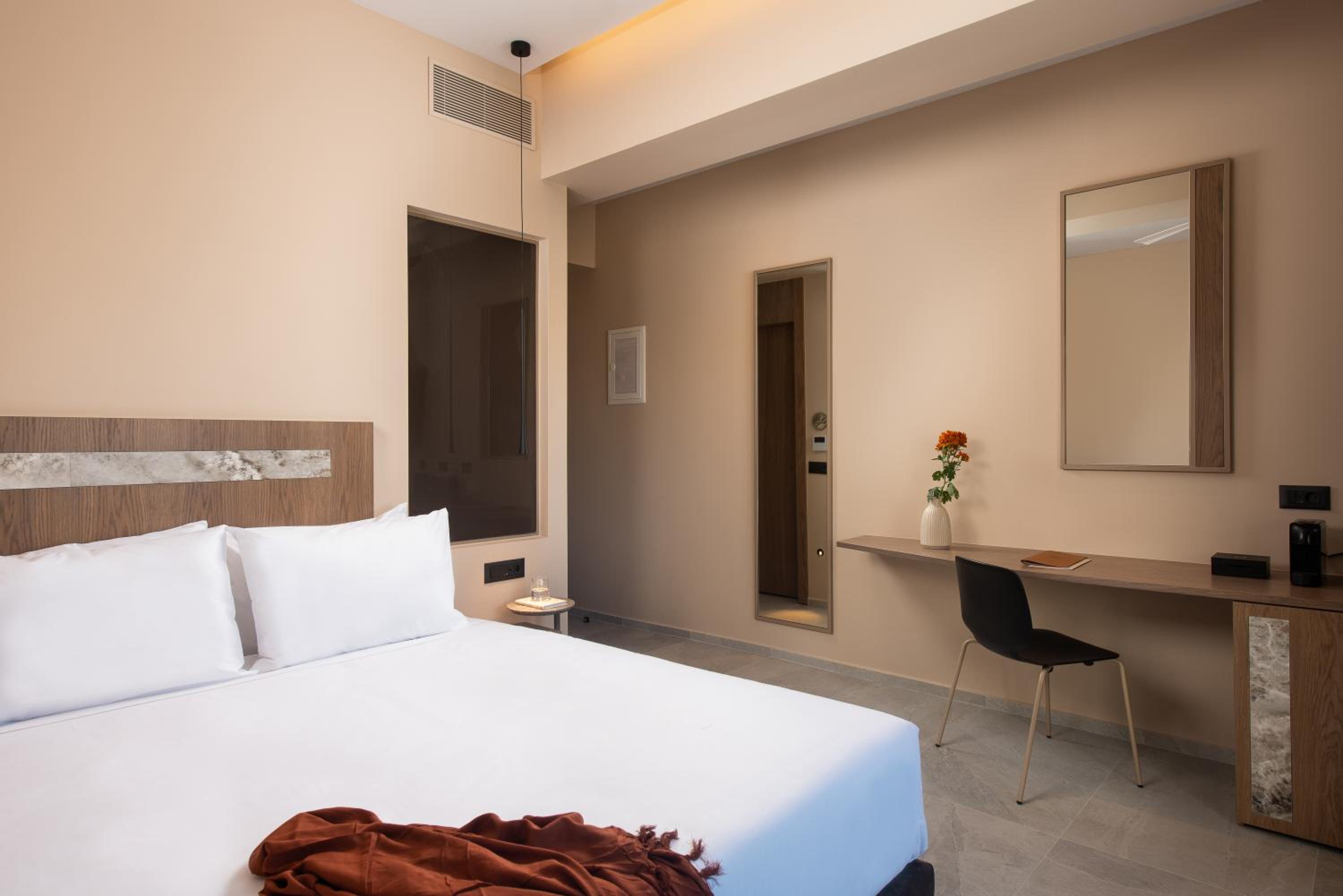Deluxe Double Room with Pool View - Photo 2
