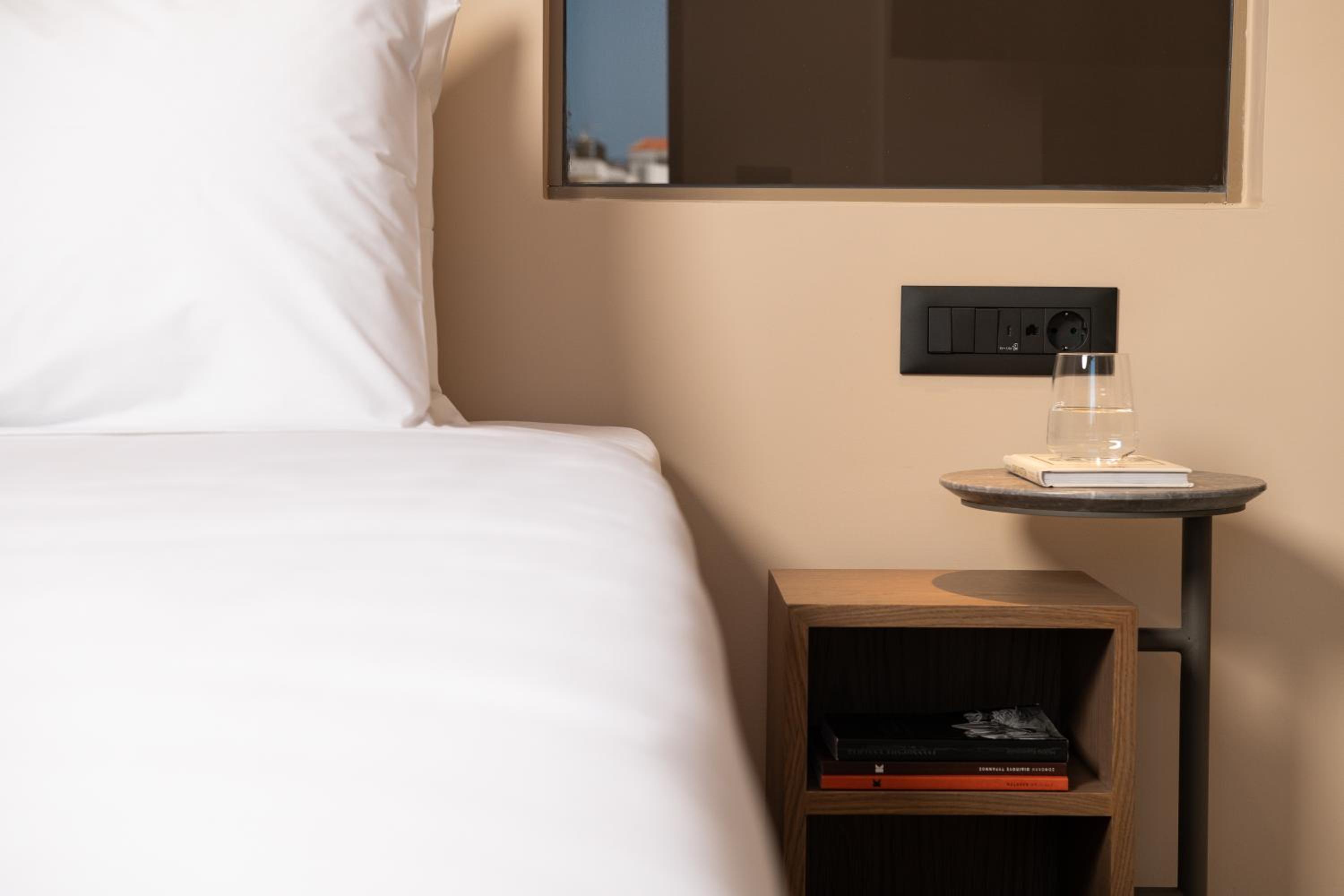 Deluxe Double Room with Pool View - Photo 13