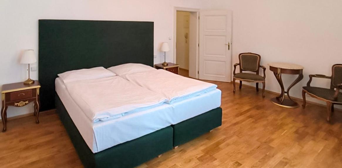 Standard Twin Room - Photo 1