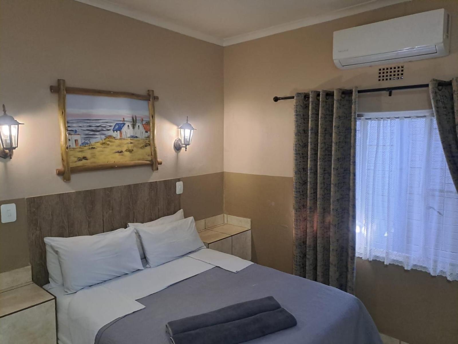 Double Room with Private Bathroom photo 2