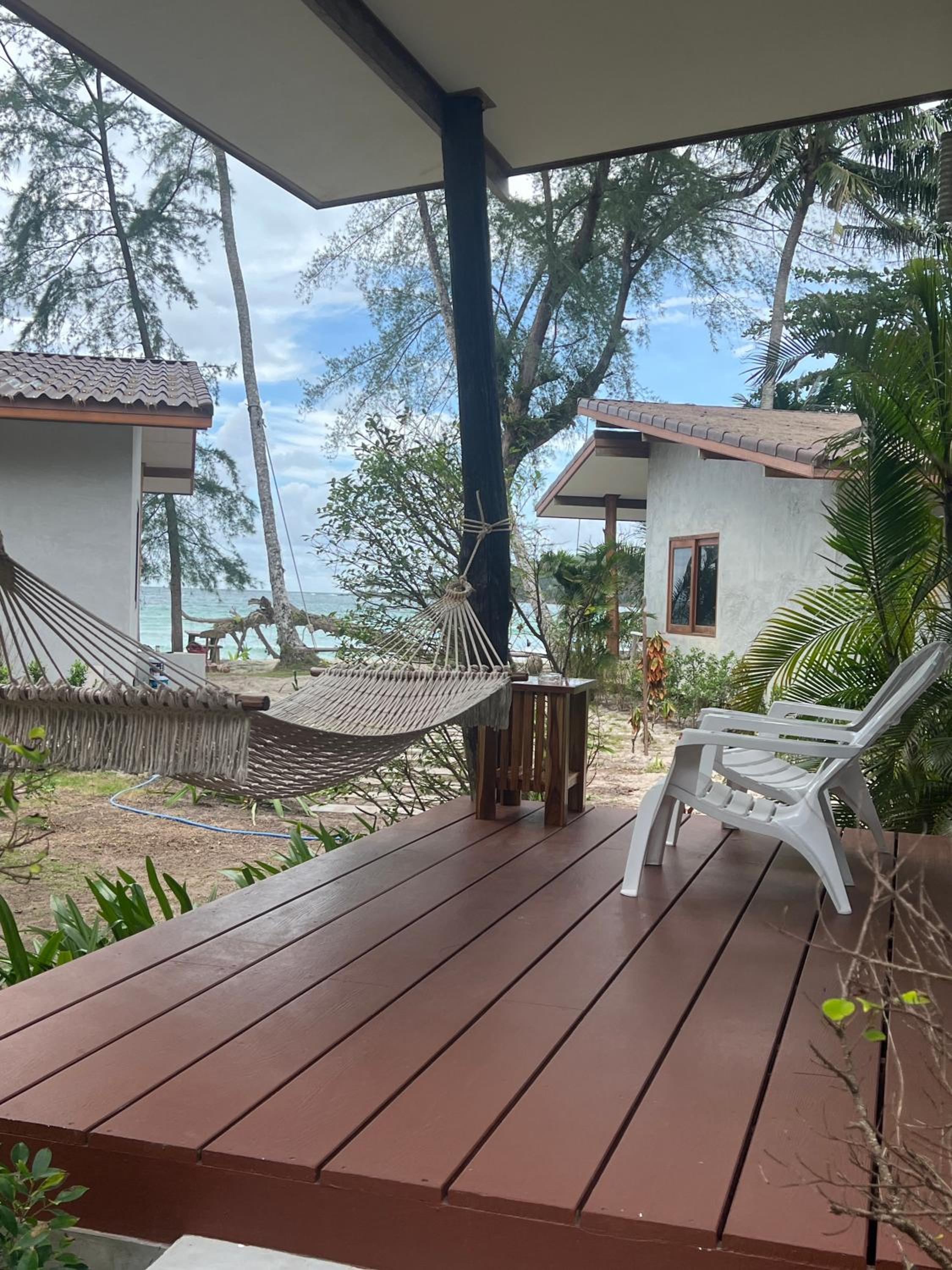 Bungalow with Garden View photo 2