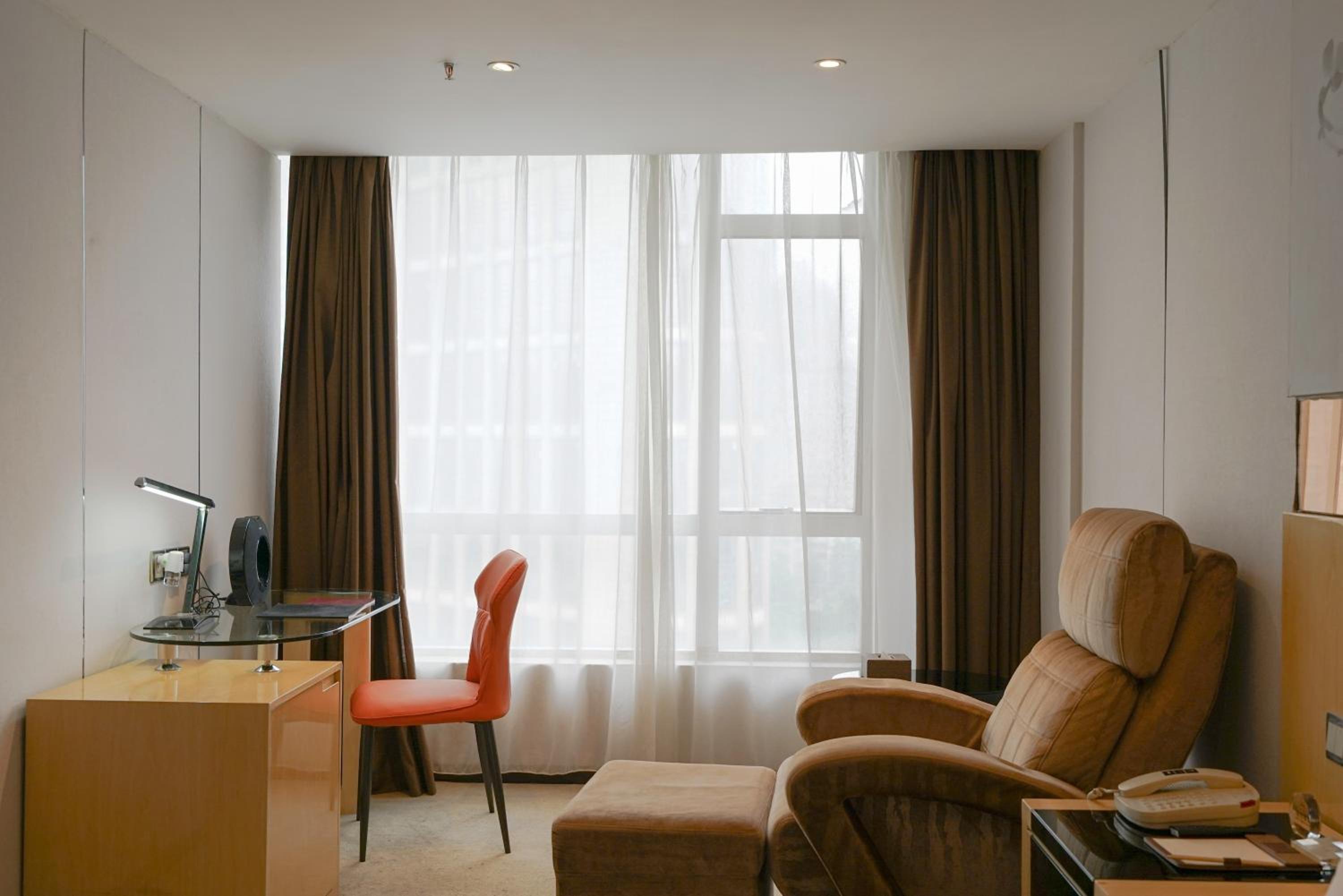 Standard King Room photo 1