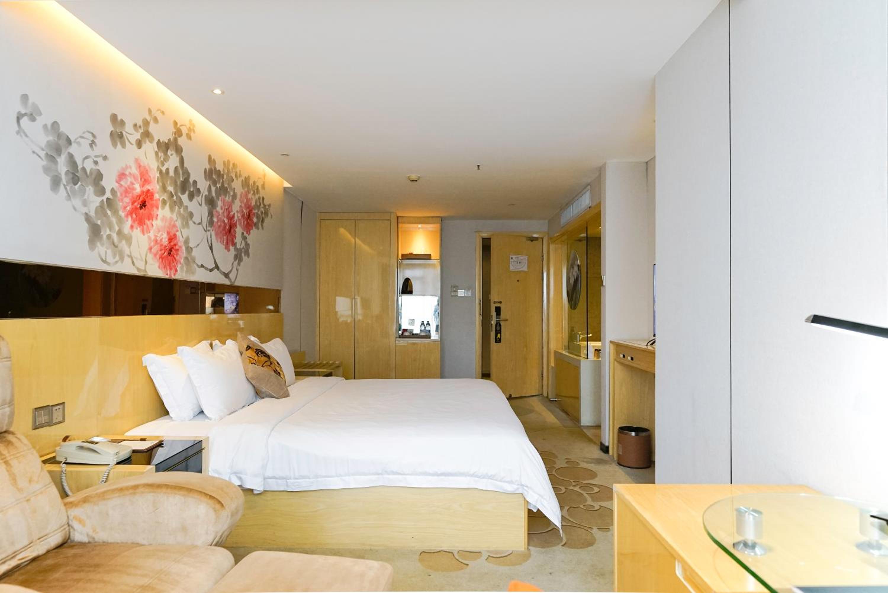 Standard King Room photo 3